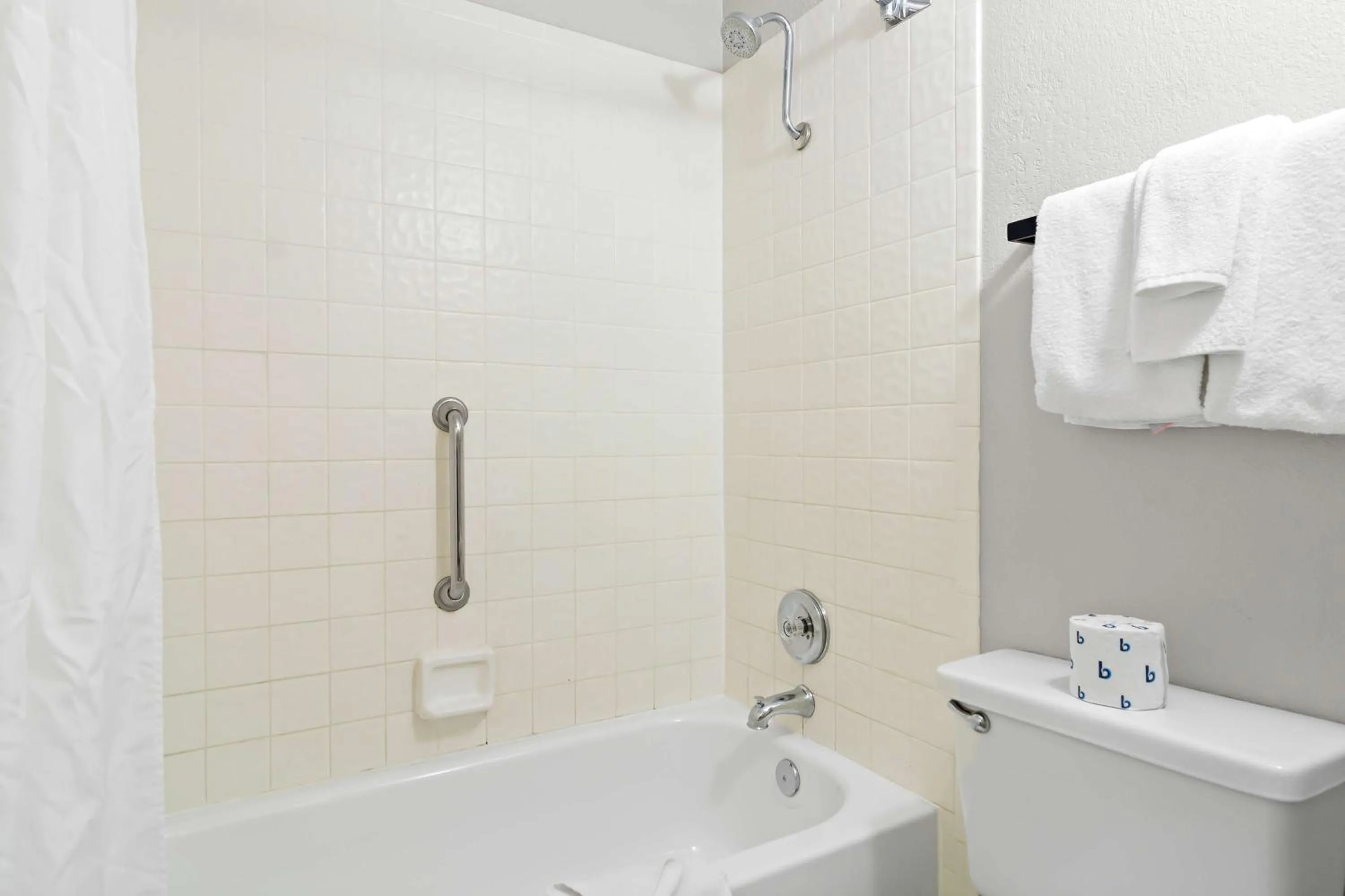 Bathroom in Best Western The Oasis at Joplin