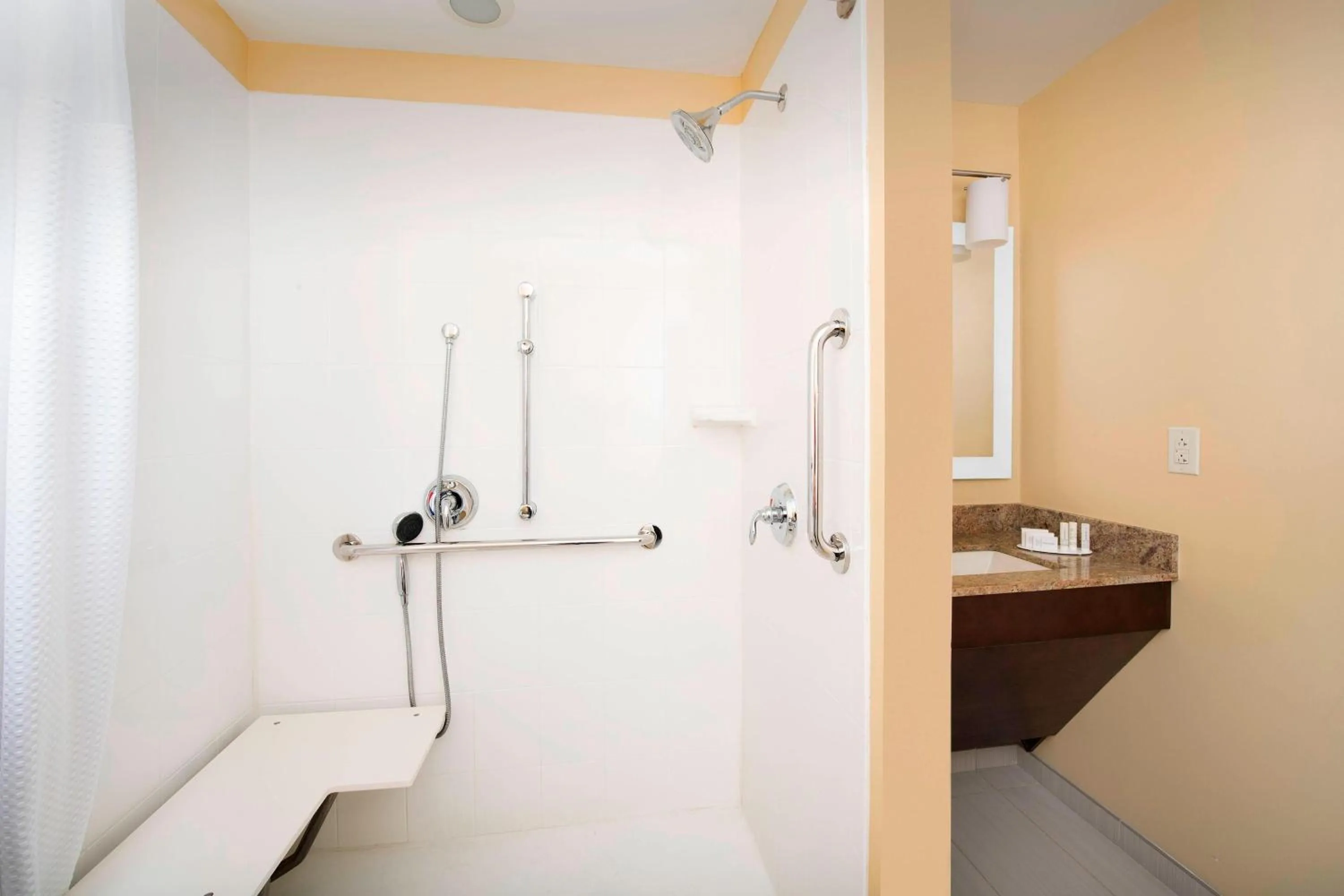 Bathroom in TownePlace Suites by Marriott Eagle Pass