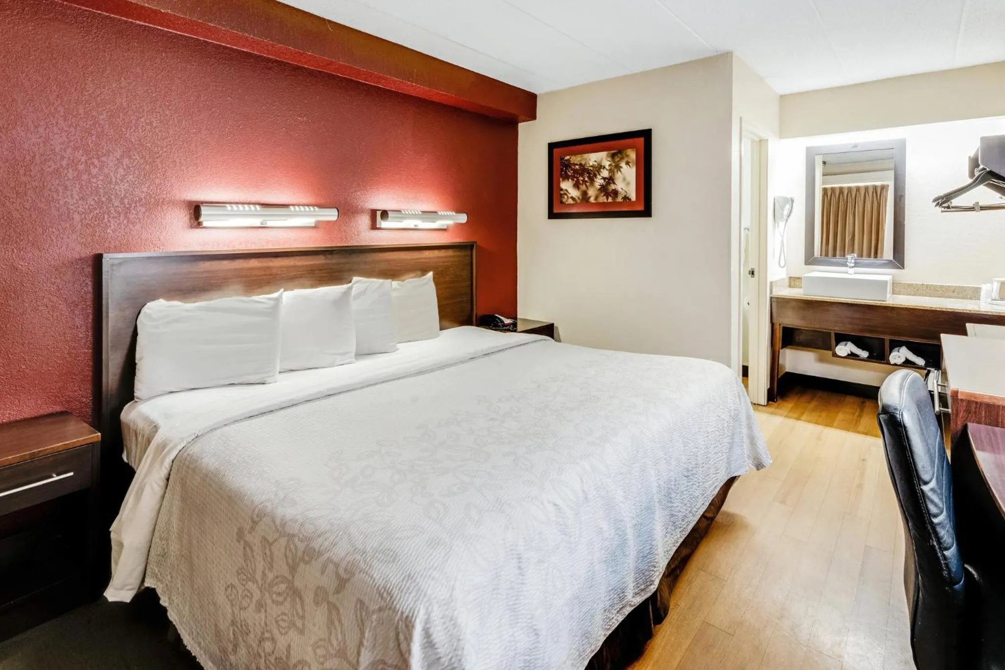 Bedroom, Bed in Red Roof Inn PLUS+ Washington DC - Alexandria