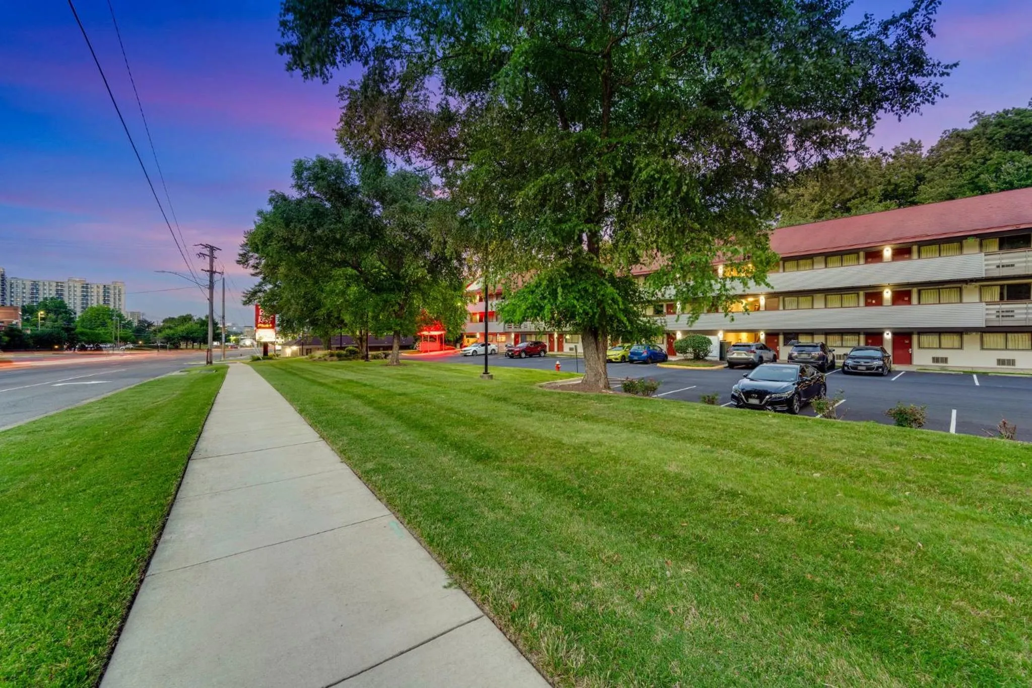 Property building in Red Roof Inn PLUS+ Washington DC - Alexandria