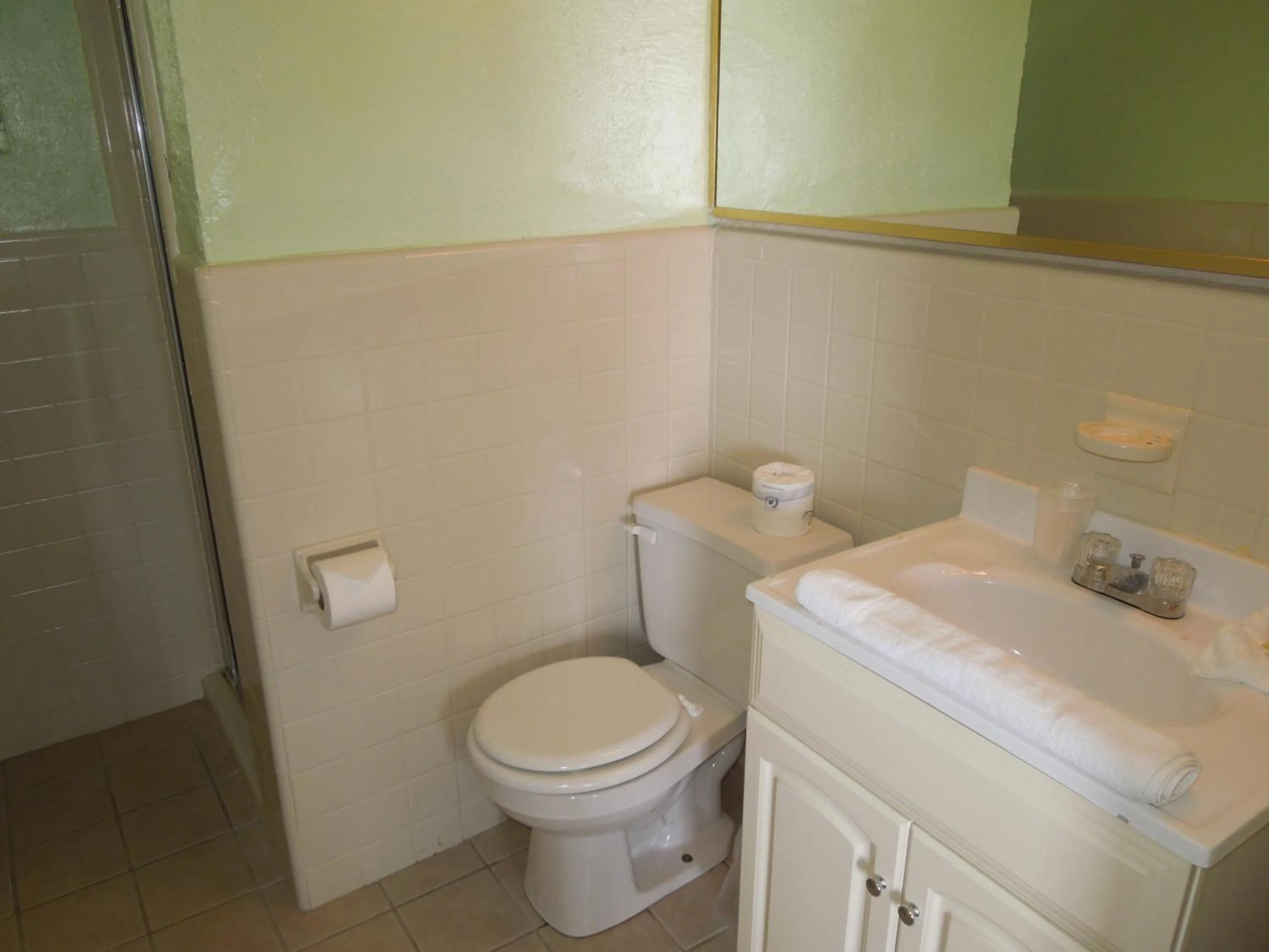 Toilet in Sifting Sands Motel