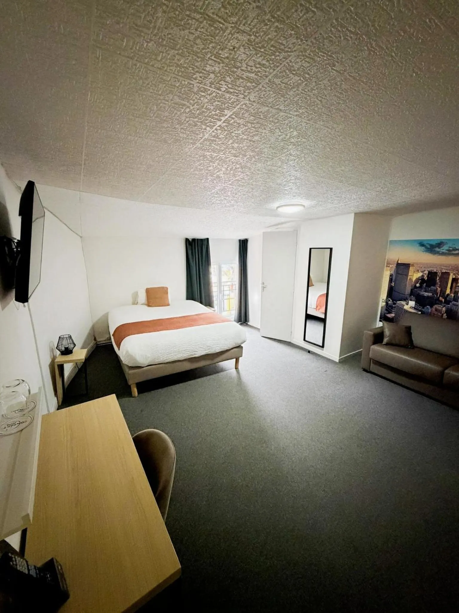 Bed in Contact Hôtel les Platanes Villeneuve sur Lot Centre