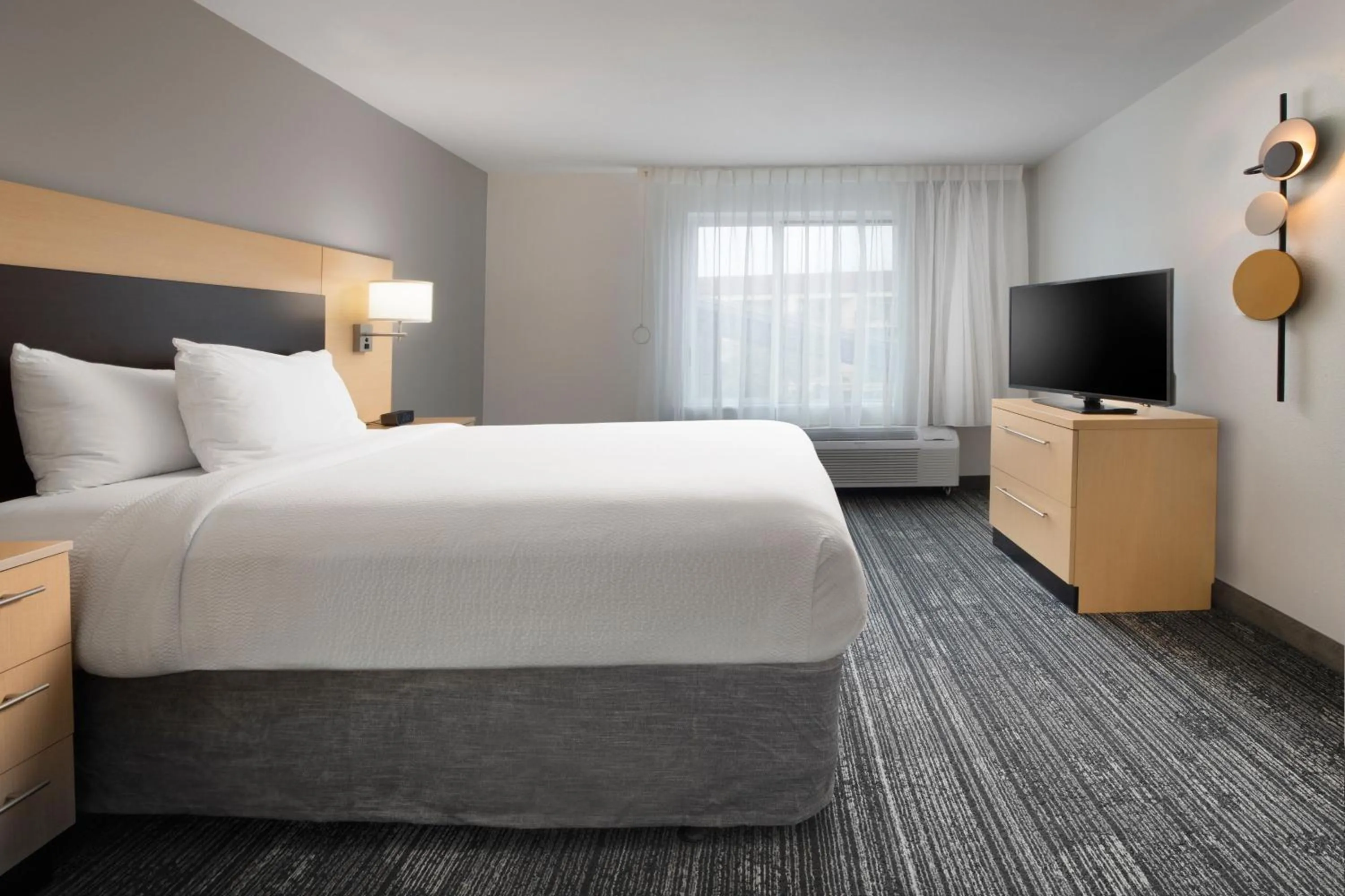 Photo of the whole room, Bed in TownePlace Suites by Marriott Galveston Island