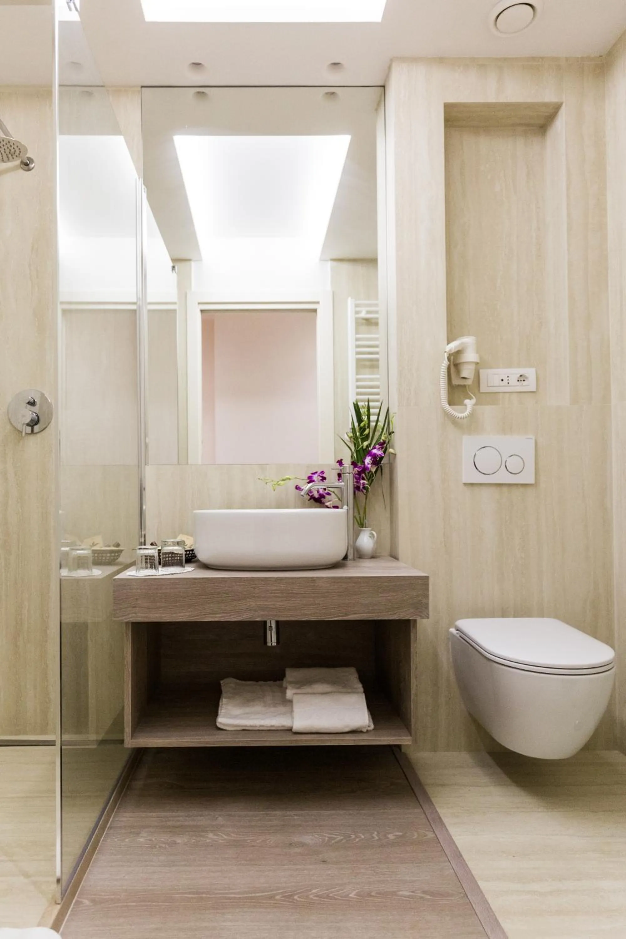 Shower in Villa Cavalletti