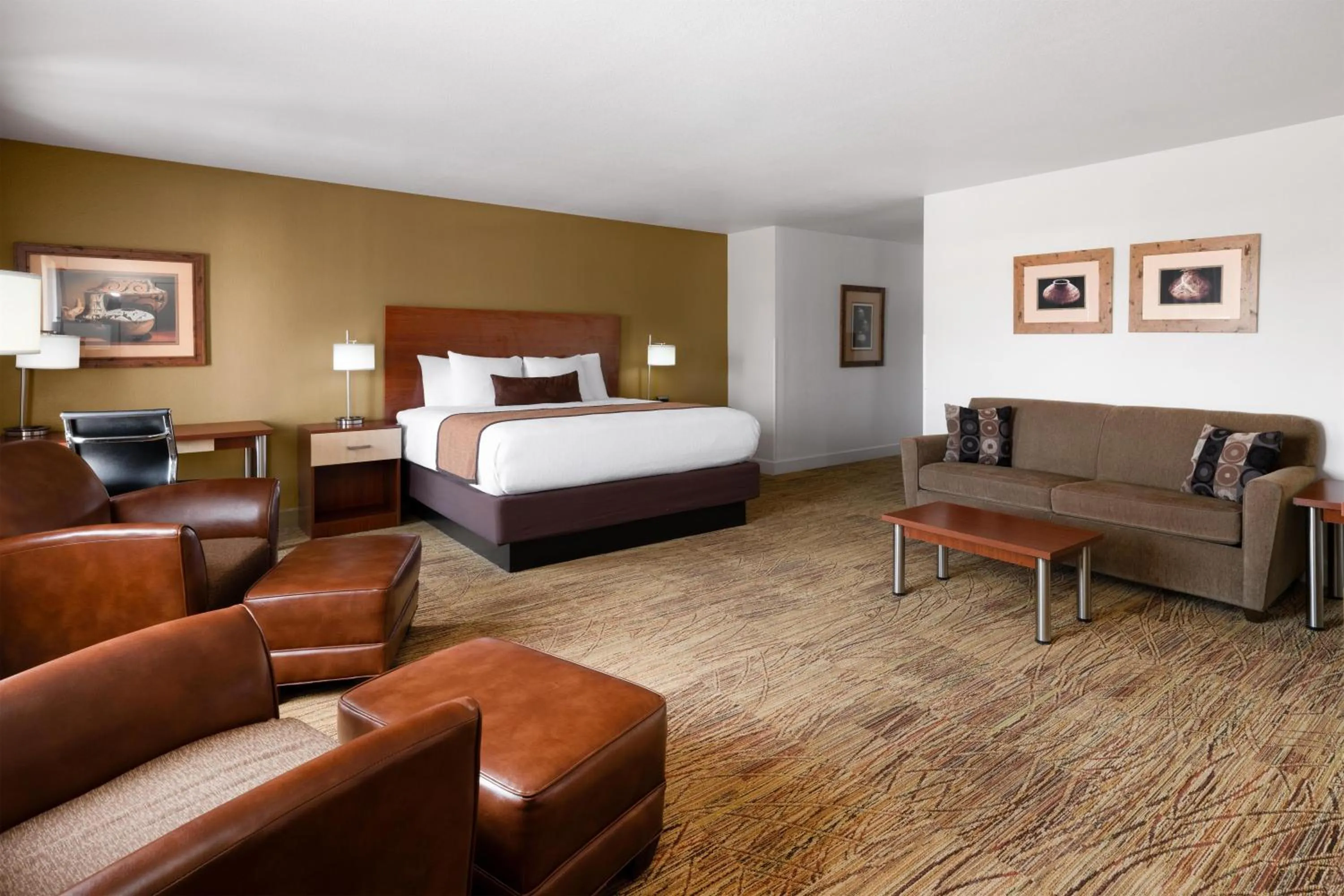 Bedroom, Bed in Best Western Discovery Inn