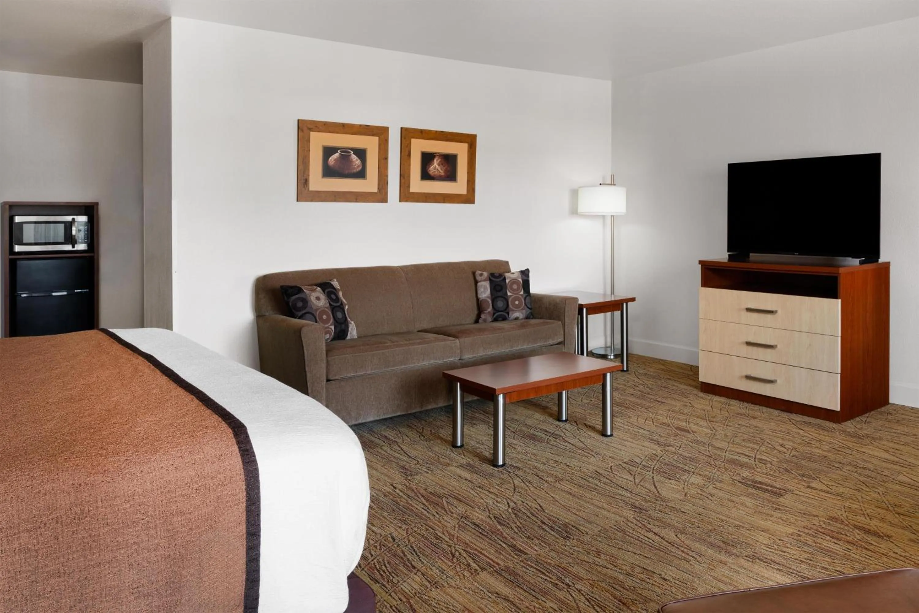 Bedroom in Best Western Discovery Inn