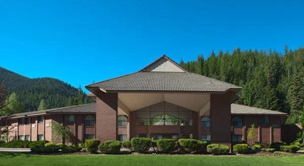 Property building in Wallace Inn