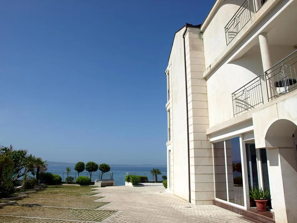 Property building in Hotel Neva