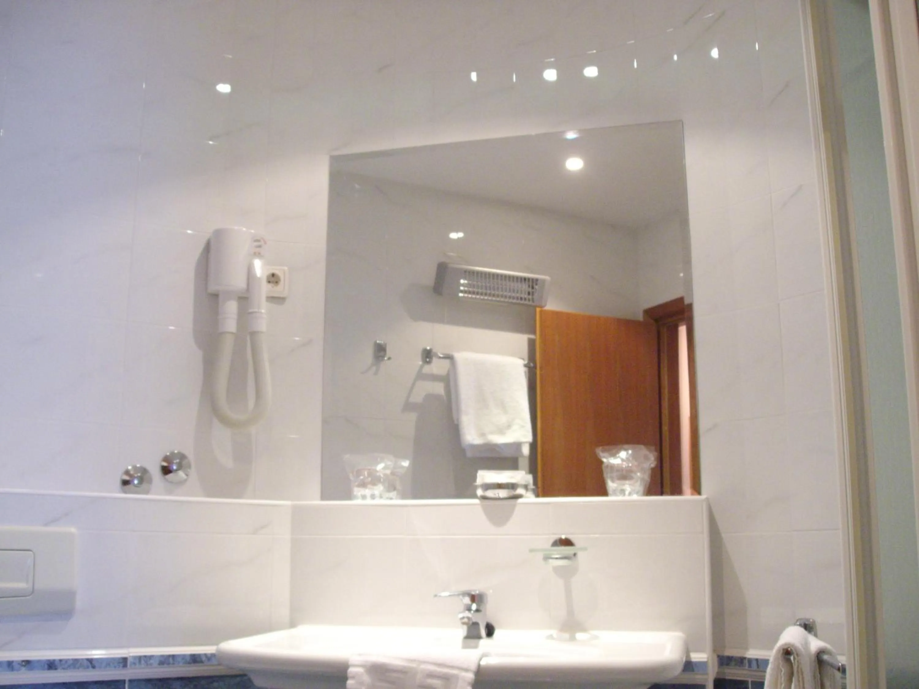 Bathroom in Hotel Neva