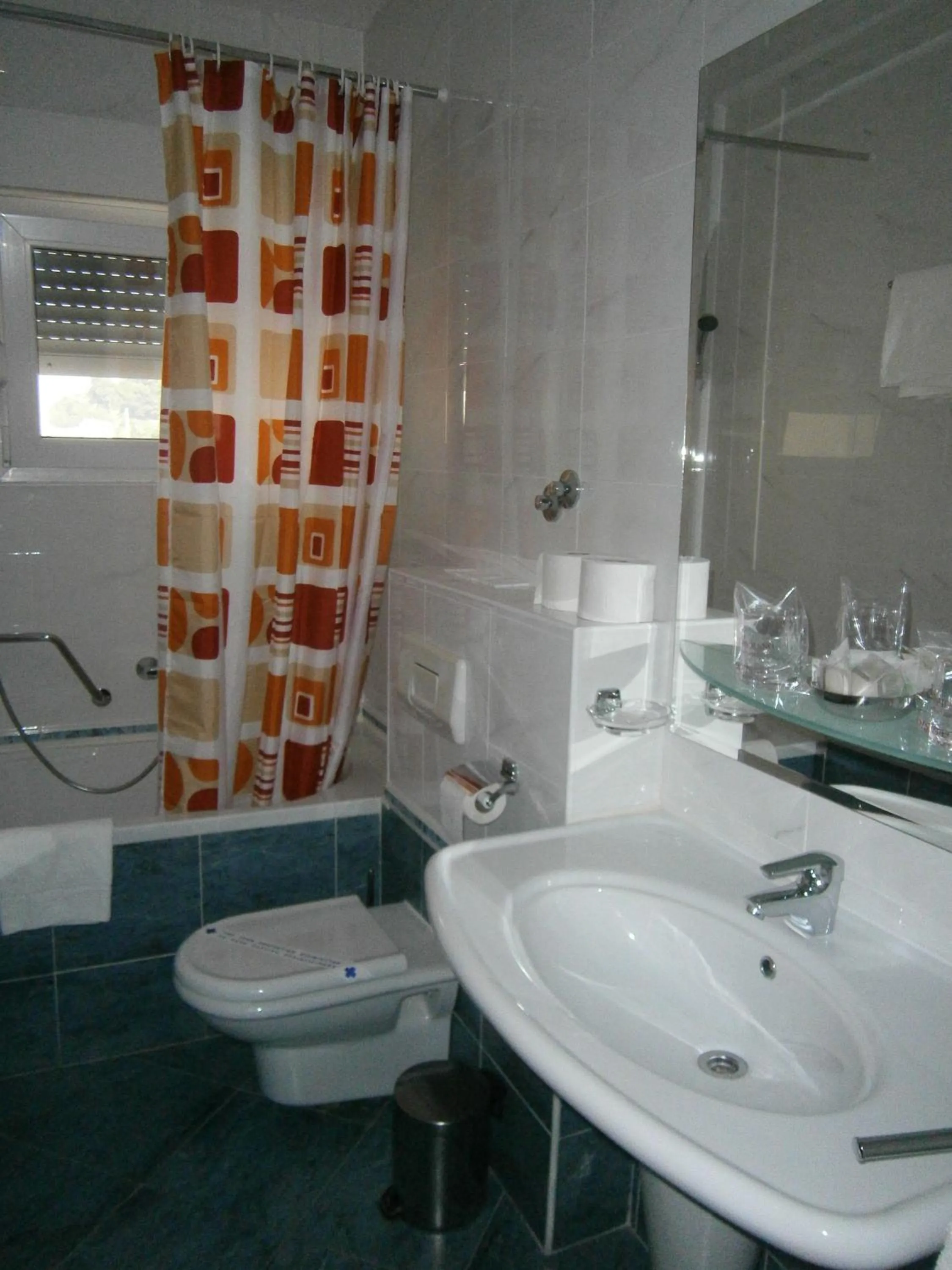 Bathroom in Hotel Neva