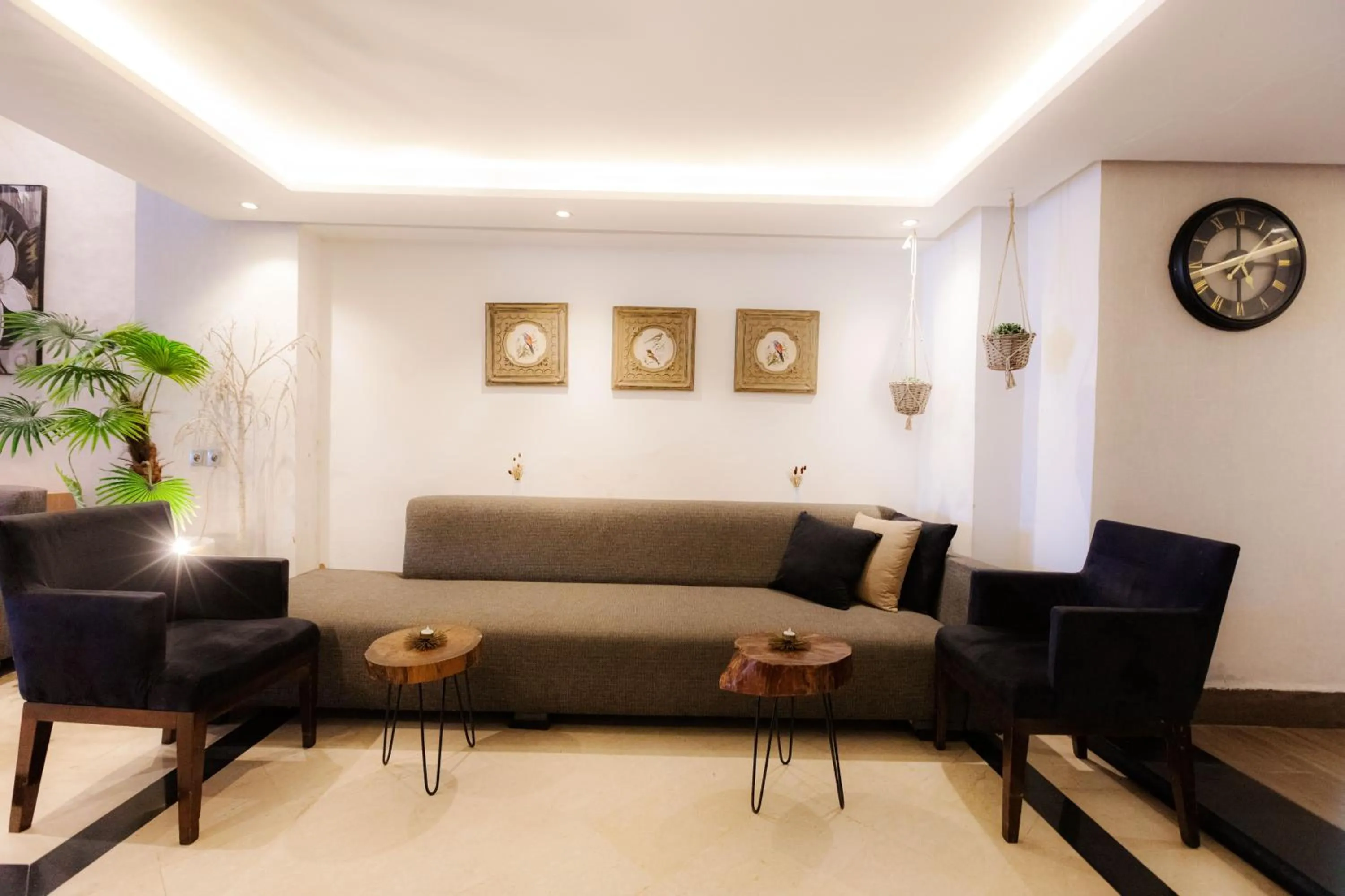 Living room in WINDSOR HOTEL CITY CENTER