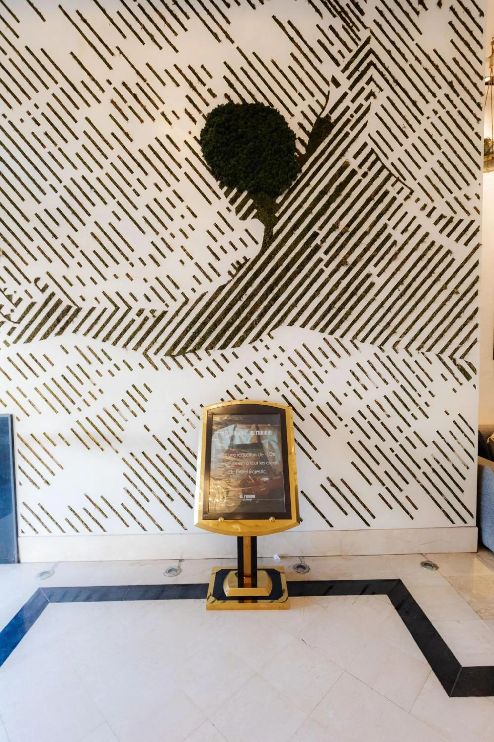 Lobby or reception in WINDSOR HOTEL CITY CENTER