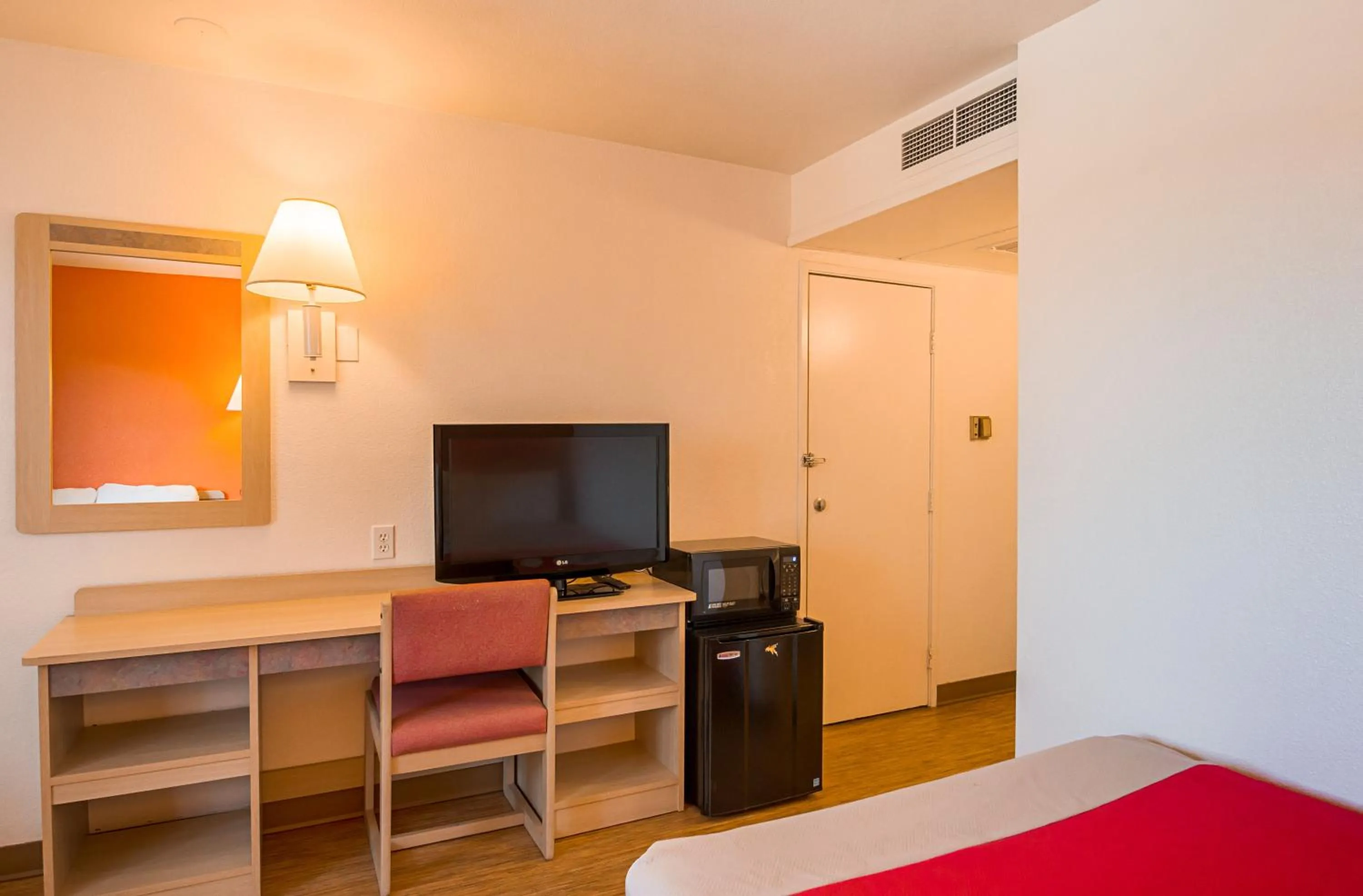 Bedroom, Bed in Motel 6-Laramie, WY