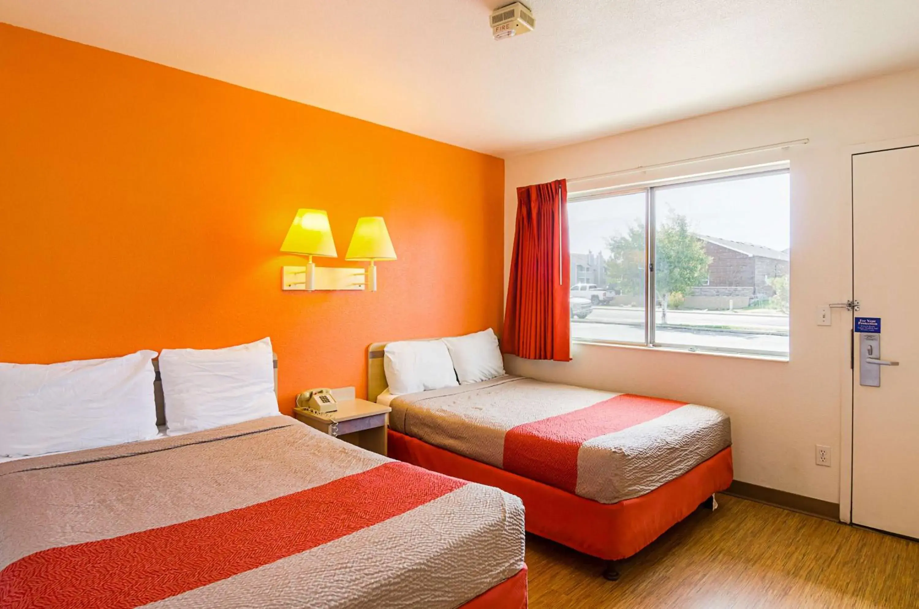 Quadruple Room - Disability Access - Non-Smoking in Motel 6-Laramie, WY Quadruple Room - Disability Access - Non-Smoking in Motel 6-Laramie, WY