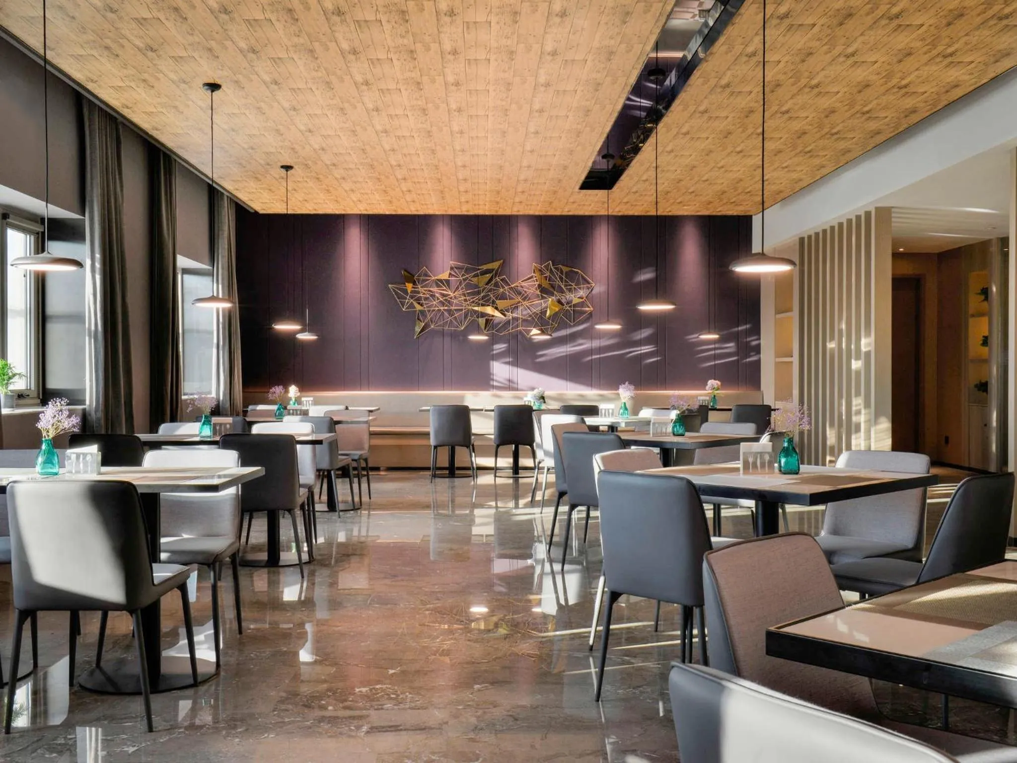 Restaurant/places to eat in Mercure Taiyuan Changfeng Street