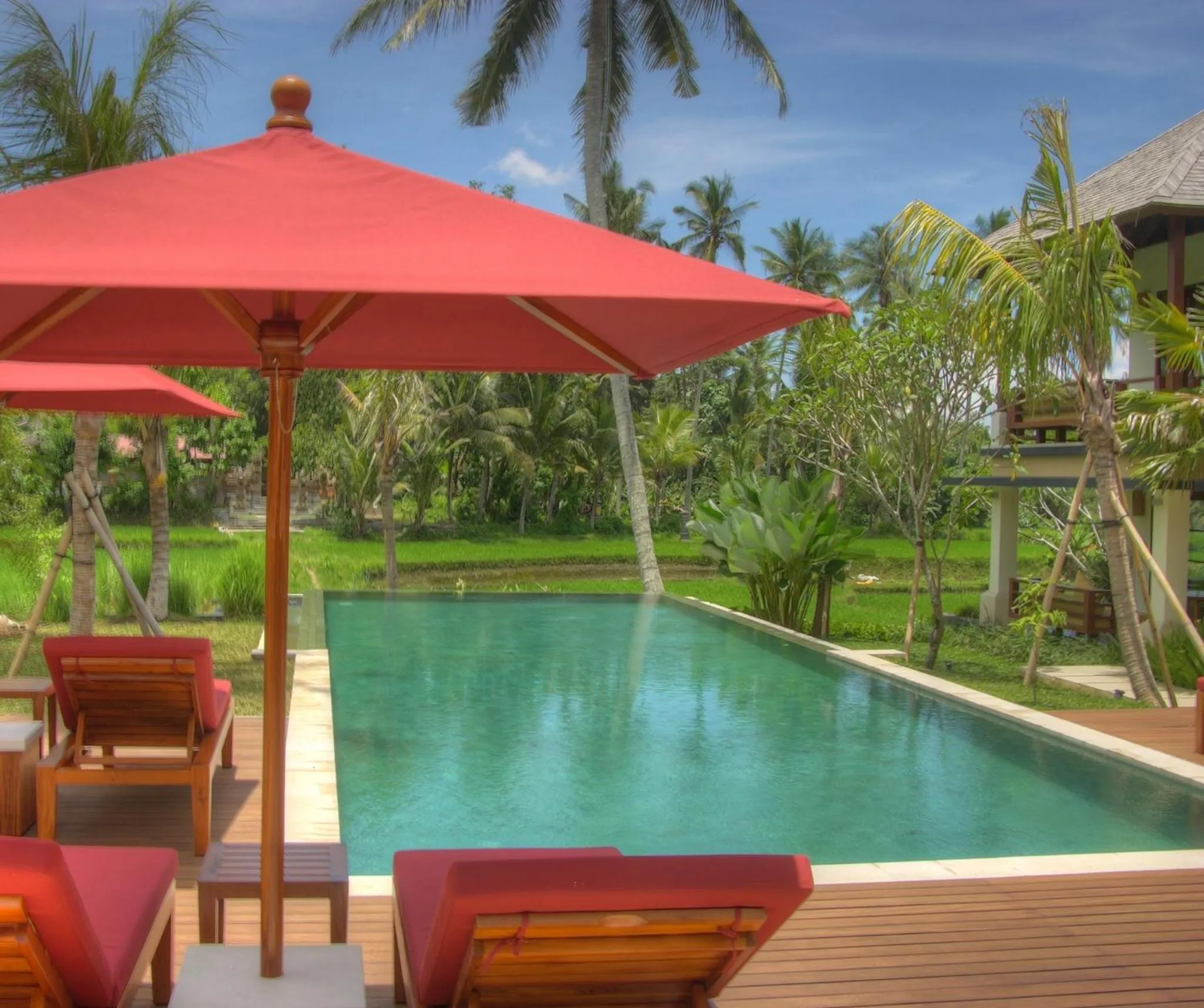 Swimming pool in Villa Sabandari