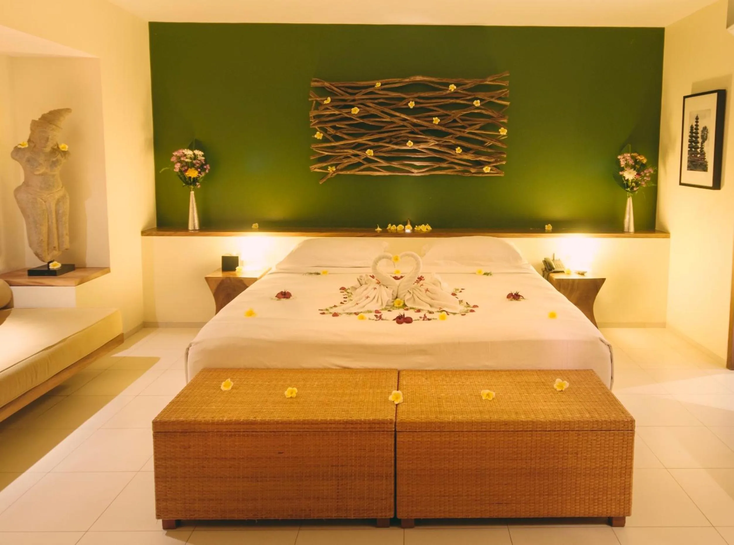 Bedroom, Bed in Villa Sabandari