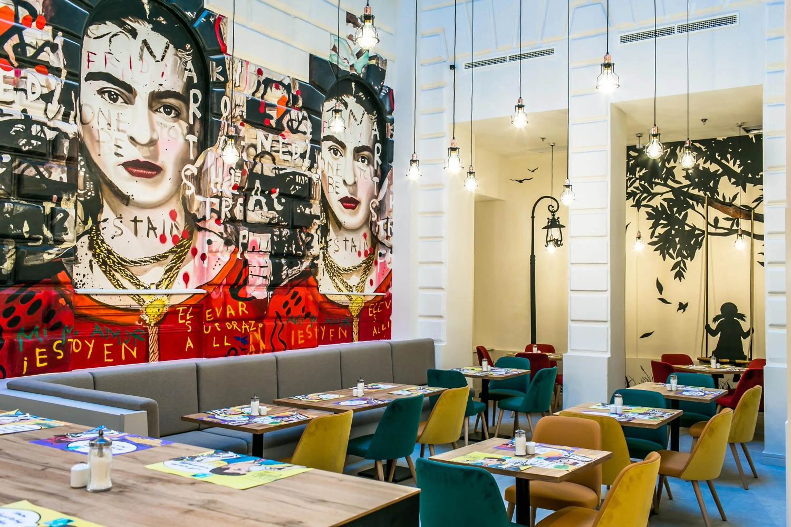 Restaurant/places to eat in T62 Hotel