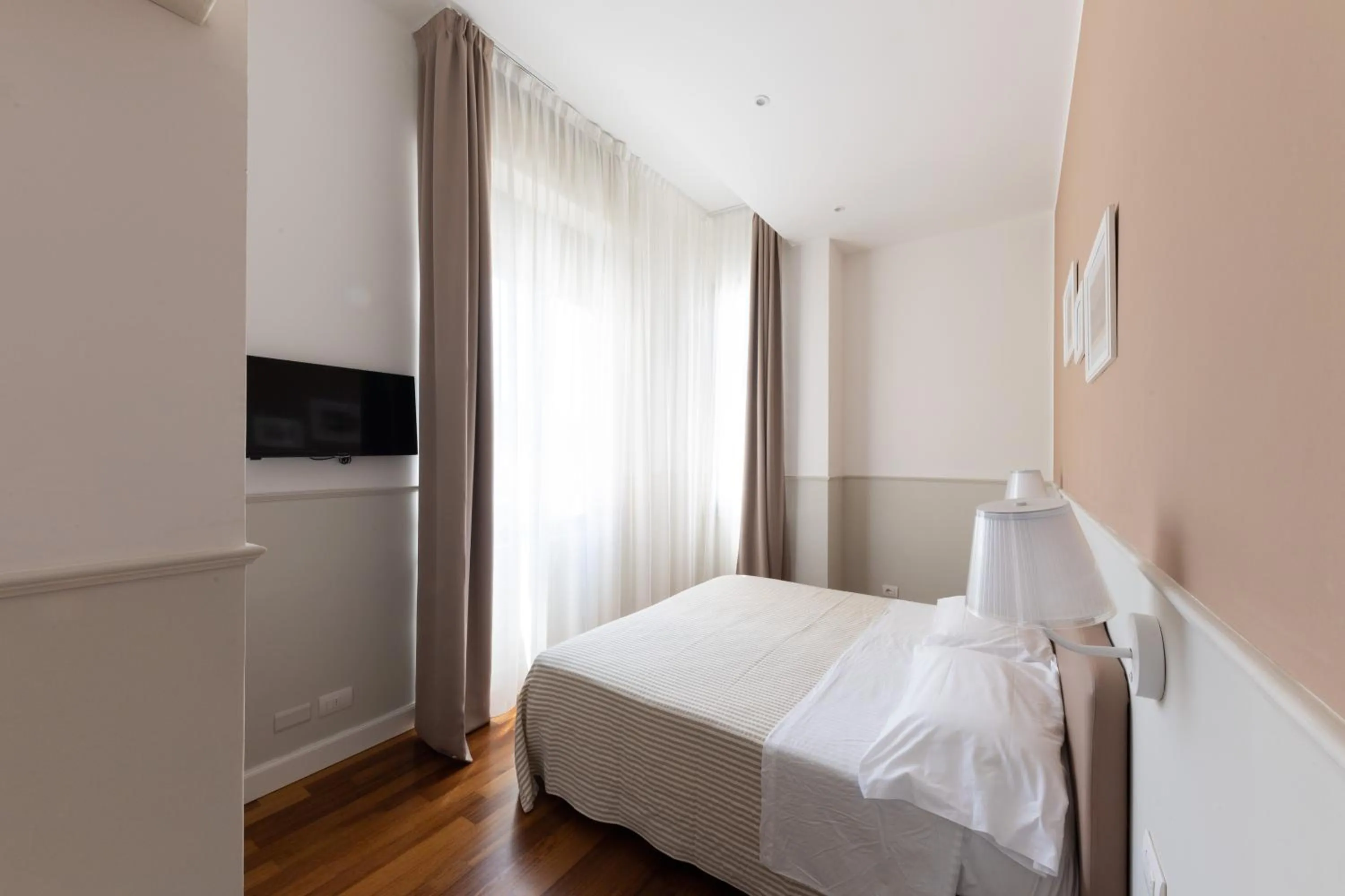 Shower, Bed in Miramare Hotel