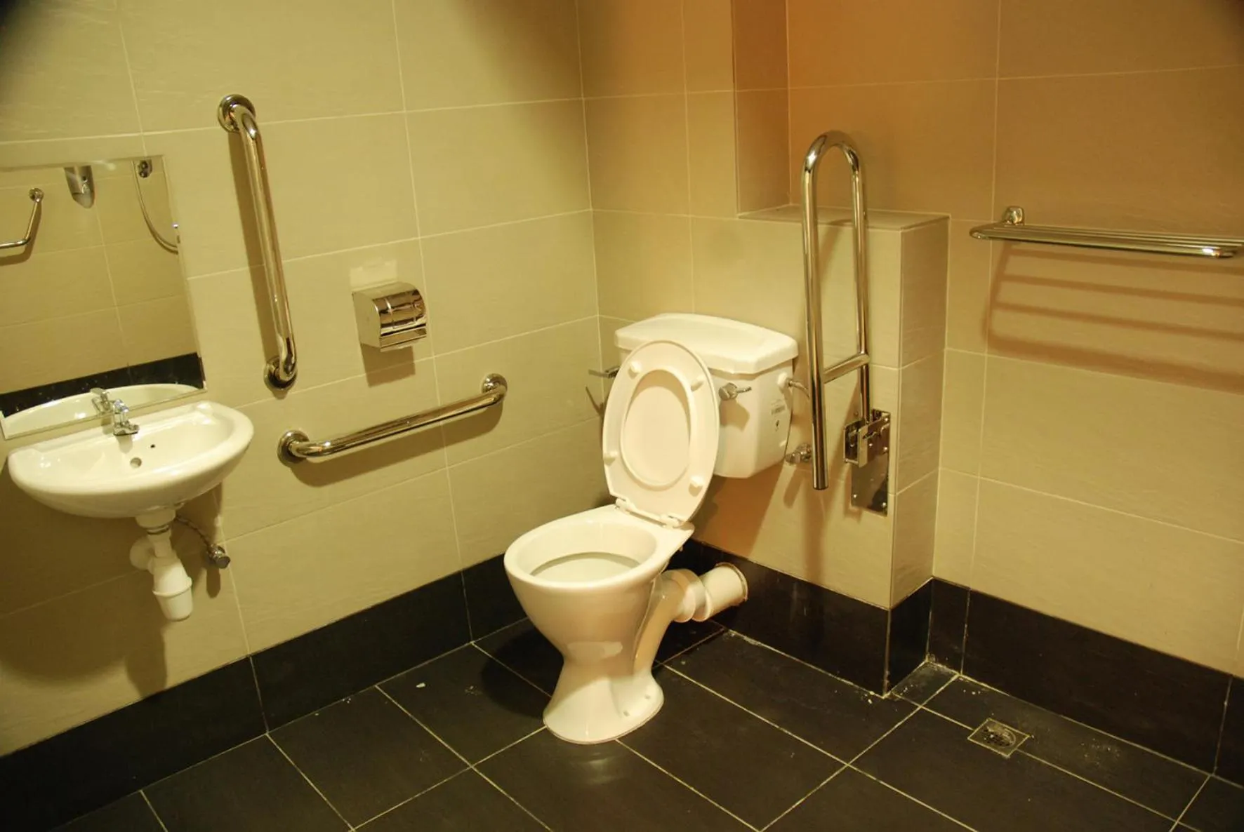 Bathroom in Old Penang Hotel - Penang Times Square