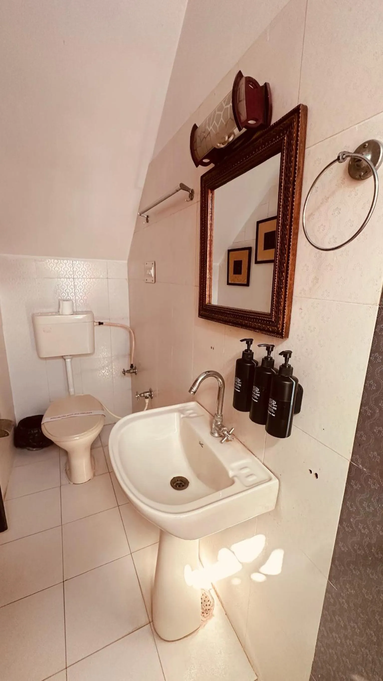 Bathroom in Haveli Bundi Inn