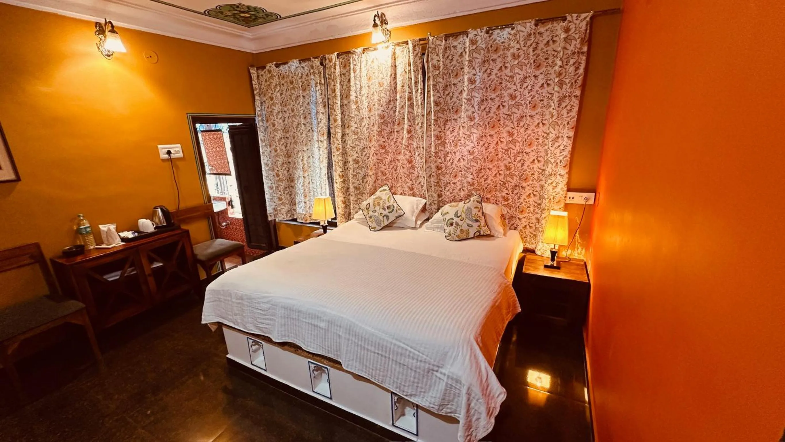 Bed in Haveli Bundi Inn
