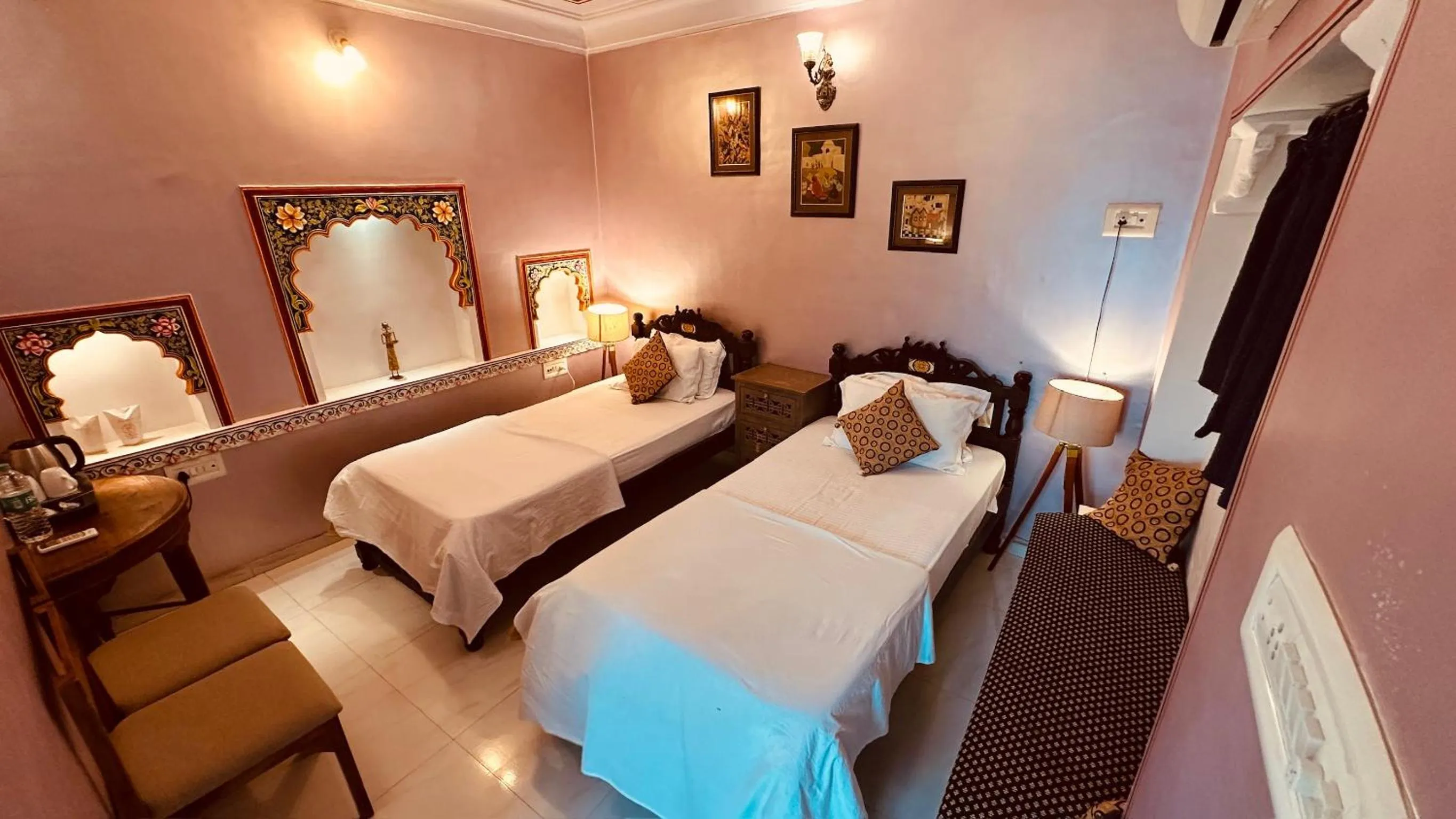 Bed in Haveli Bundi Inn