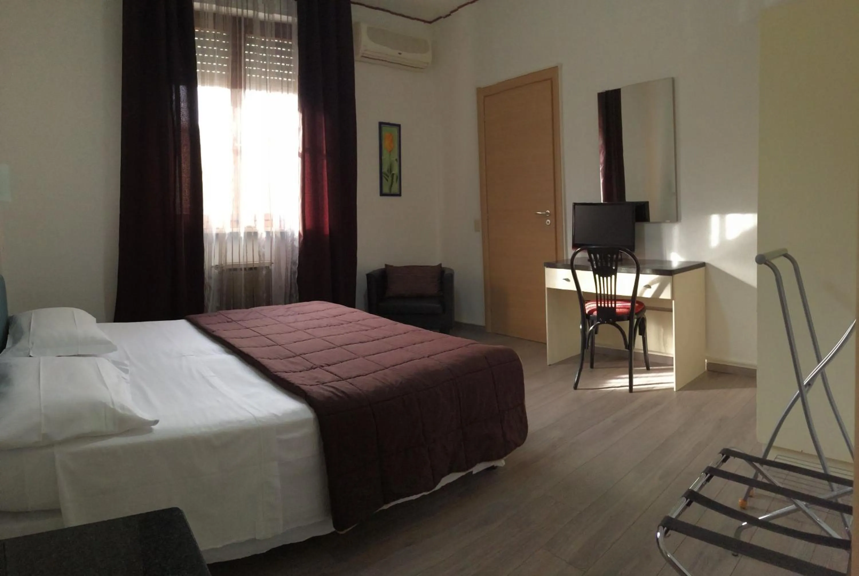 Bed in Hotel Capitol