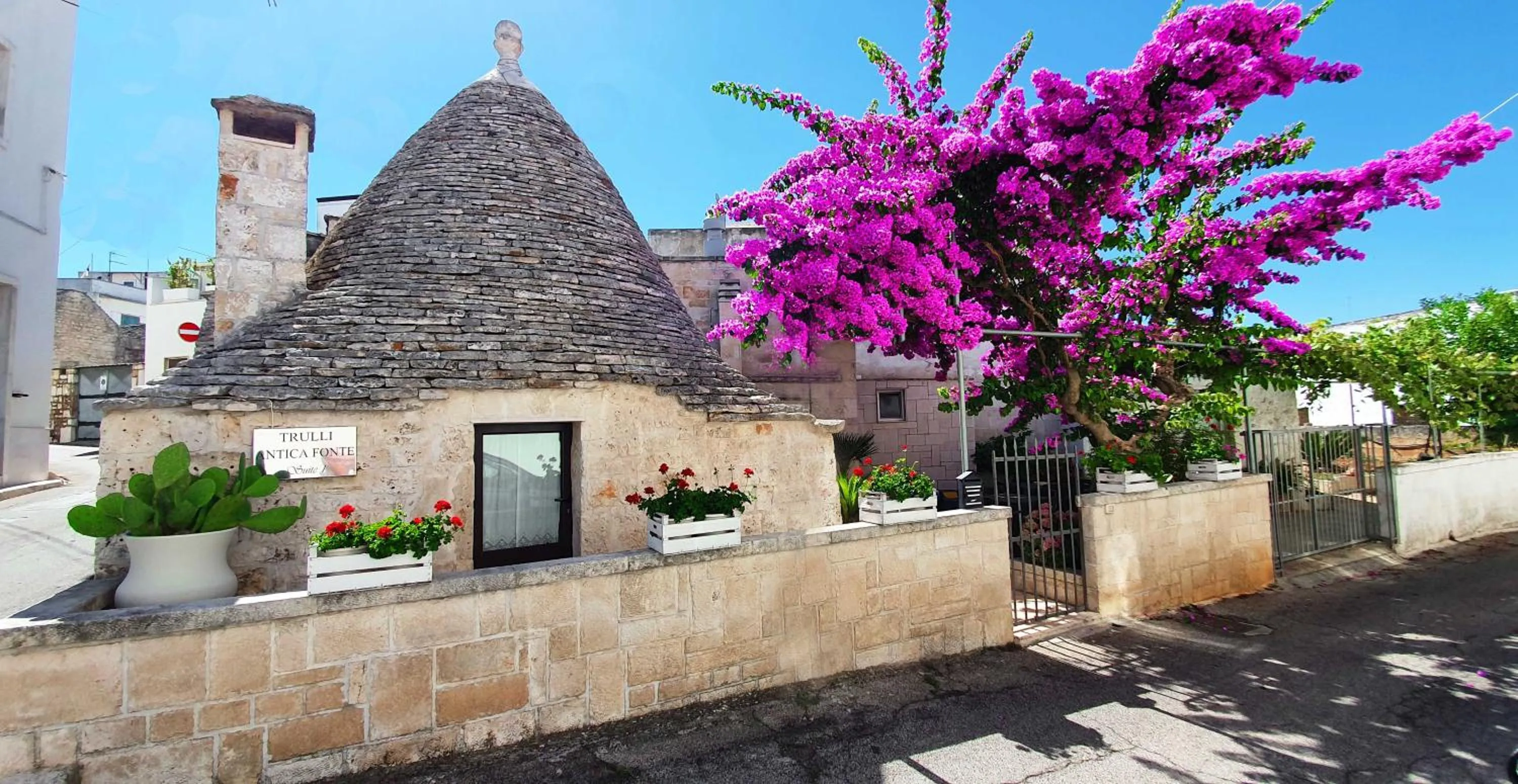 Facade/entrance in Trulli Antica Fonte