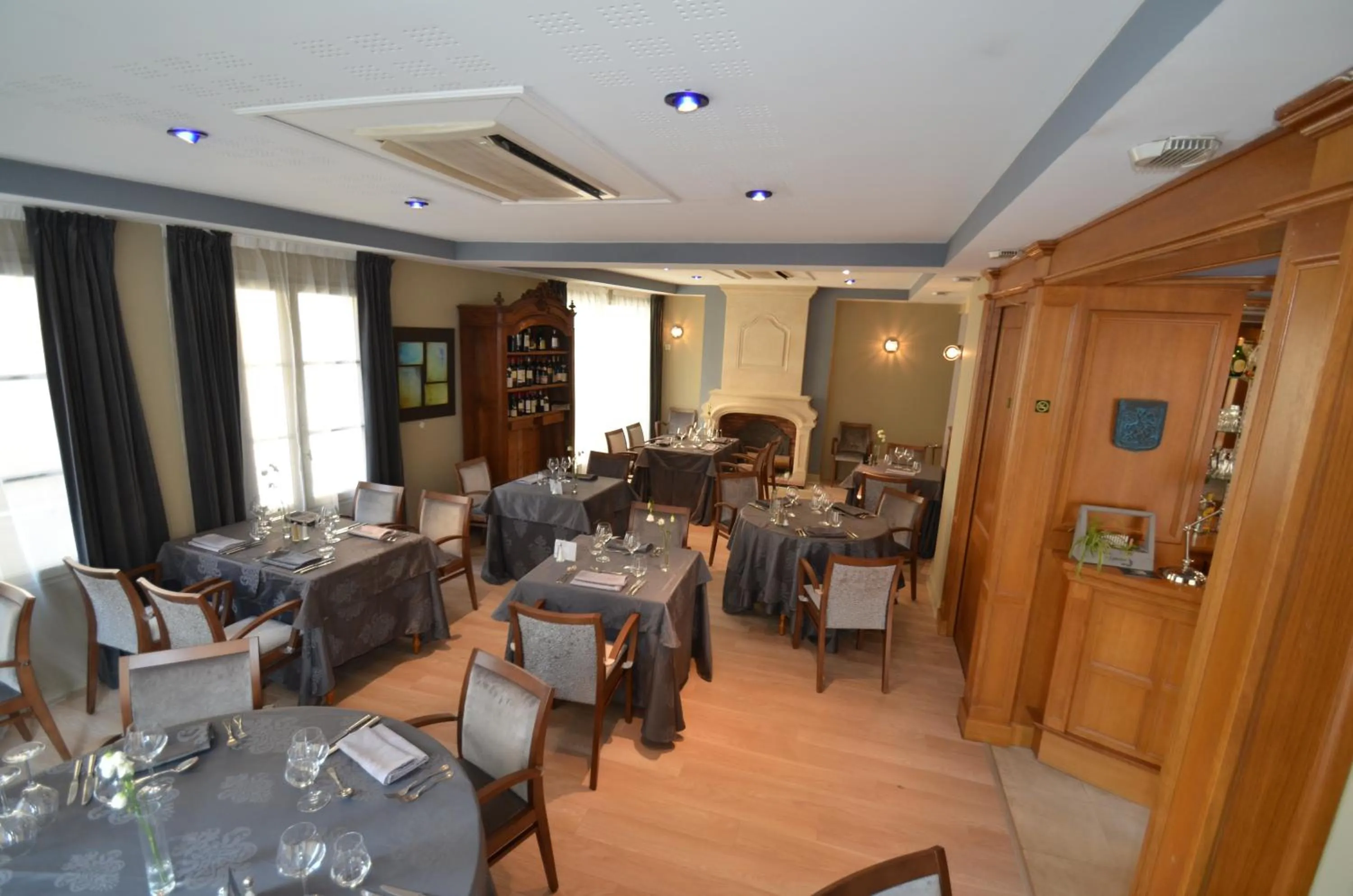 Restaurant/places to eat in Logis Hôtel Le Saint Georges