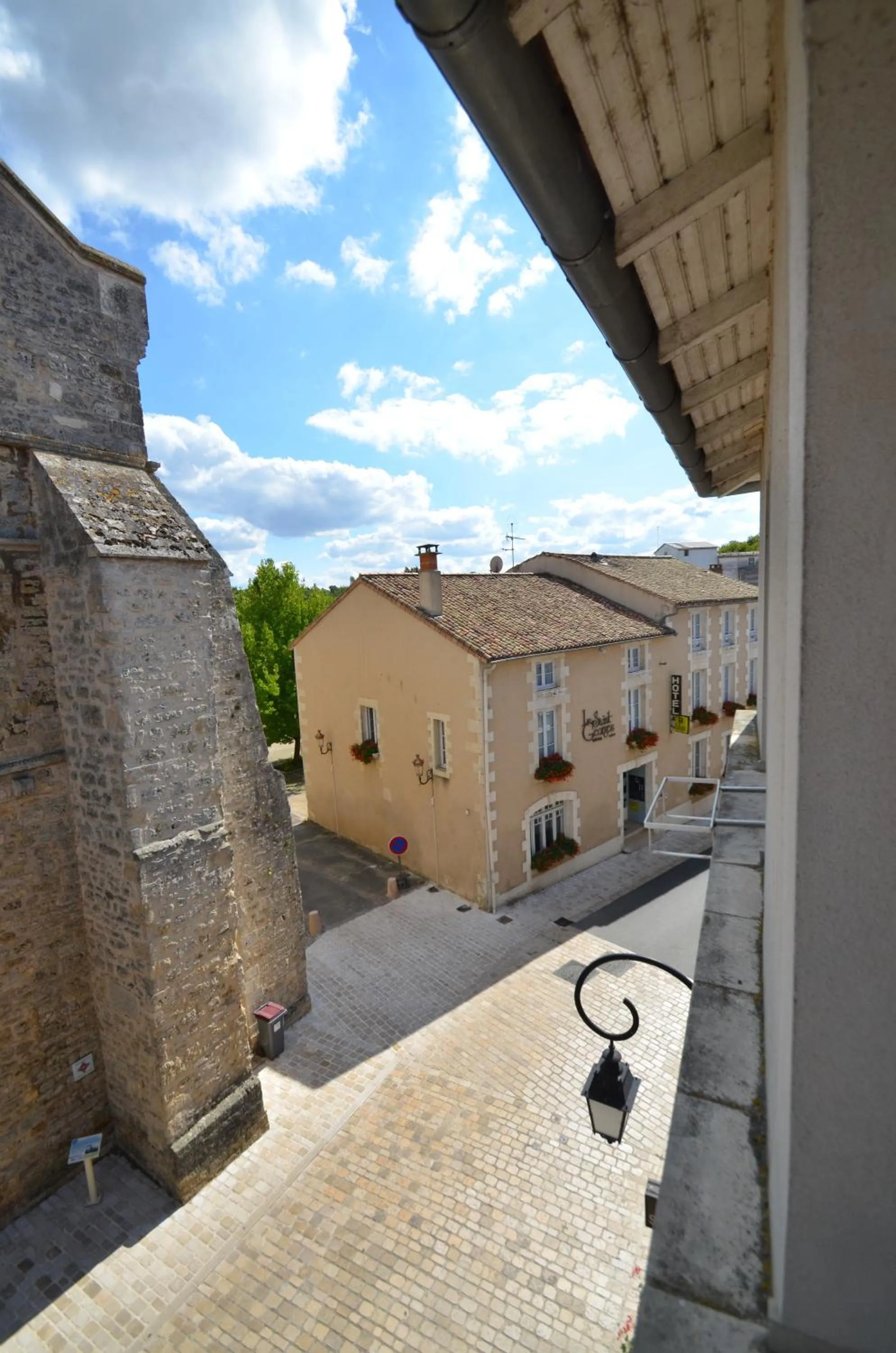 Bird's eye view in Logis Hôtel Le Saint Georges