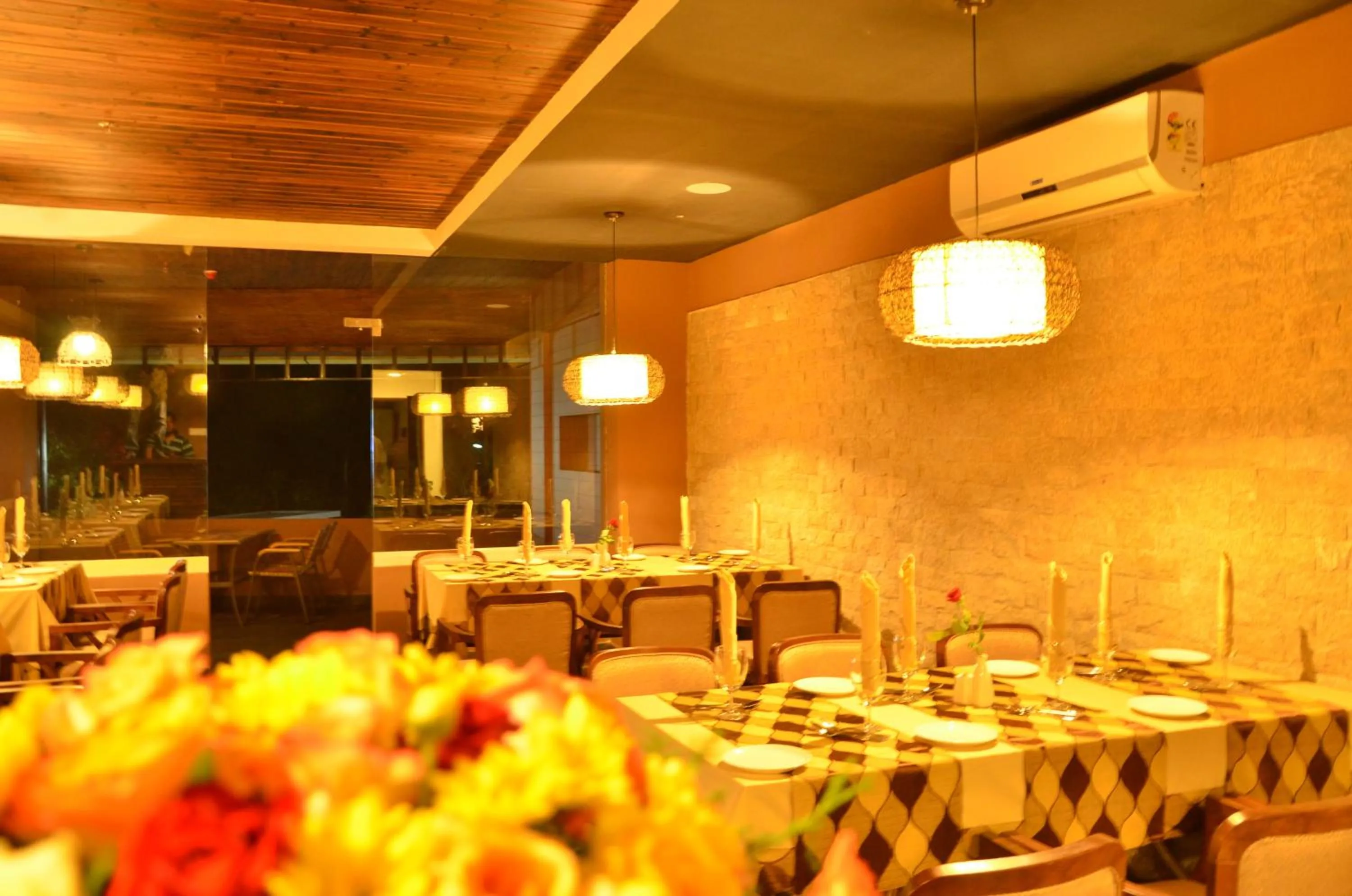 Dining area in Spice Grove