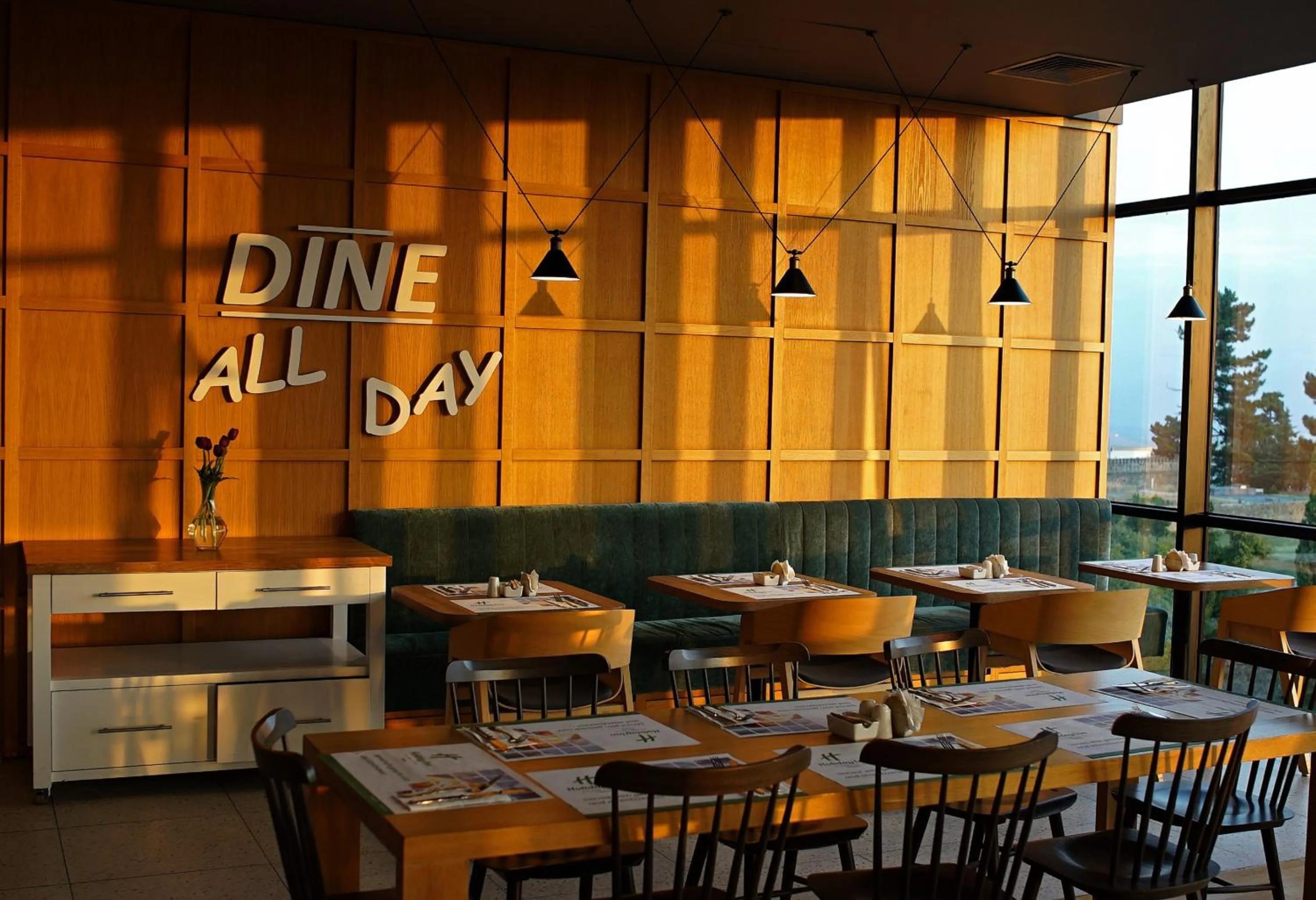 Restaurant/places to eat in Holiday Inn Telavi by IHG