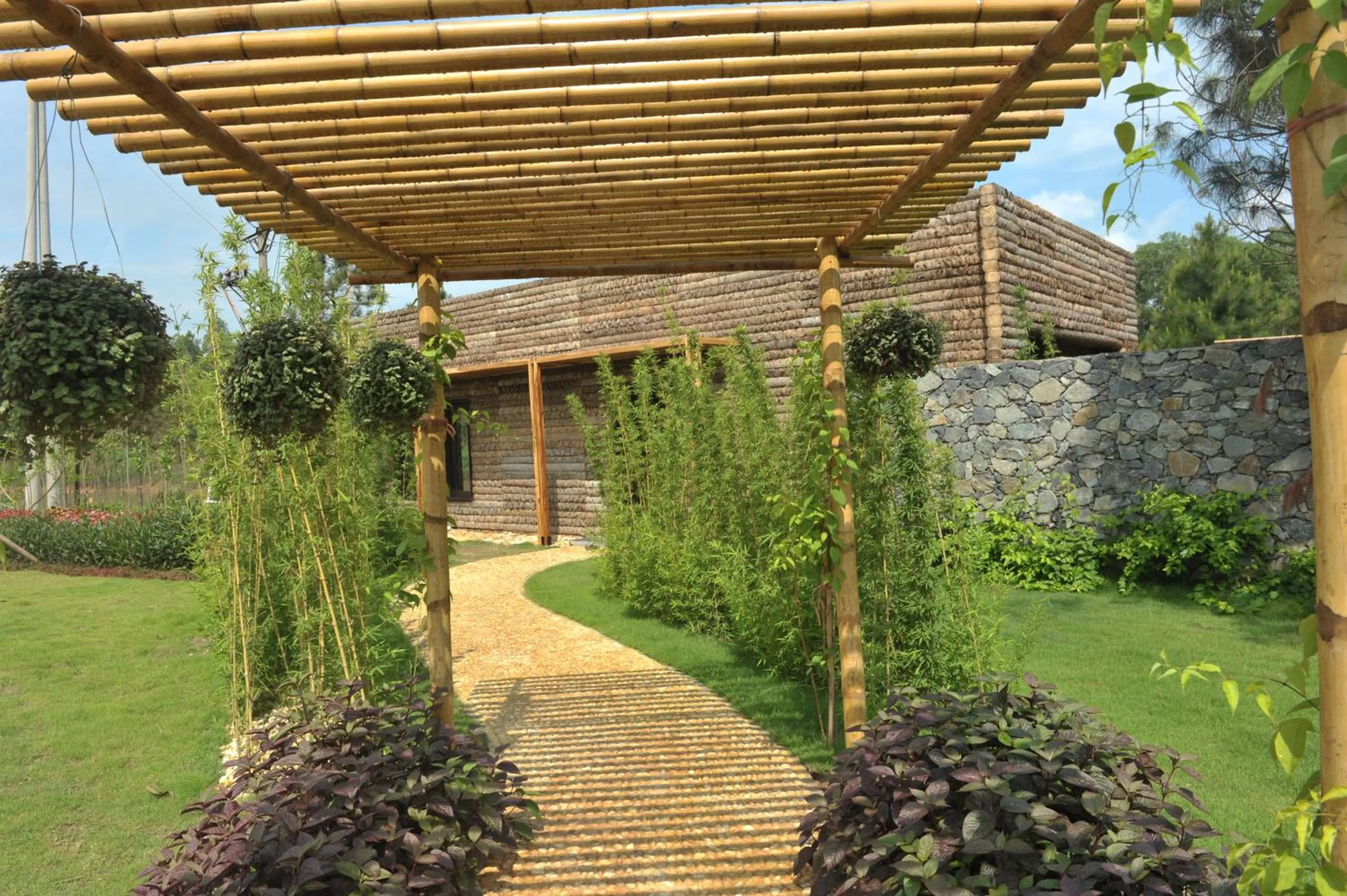 Balcony/Terrace, Garden in Flamingo Dai Lai Resort