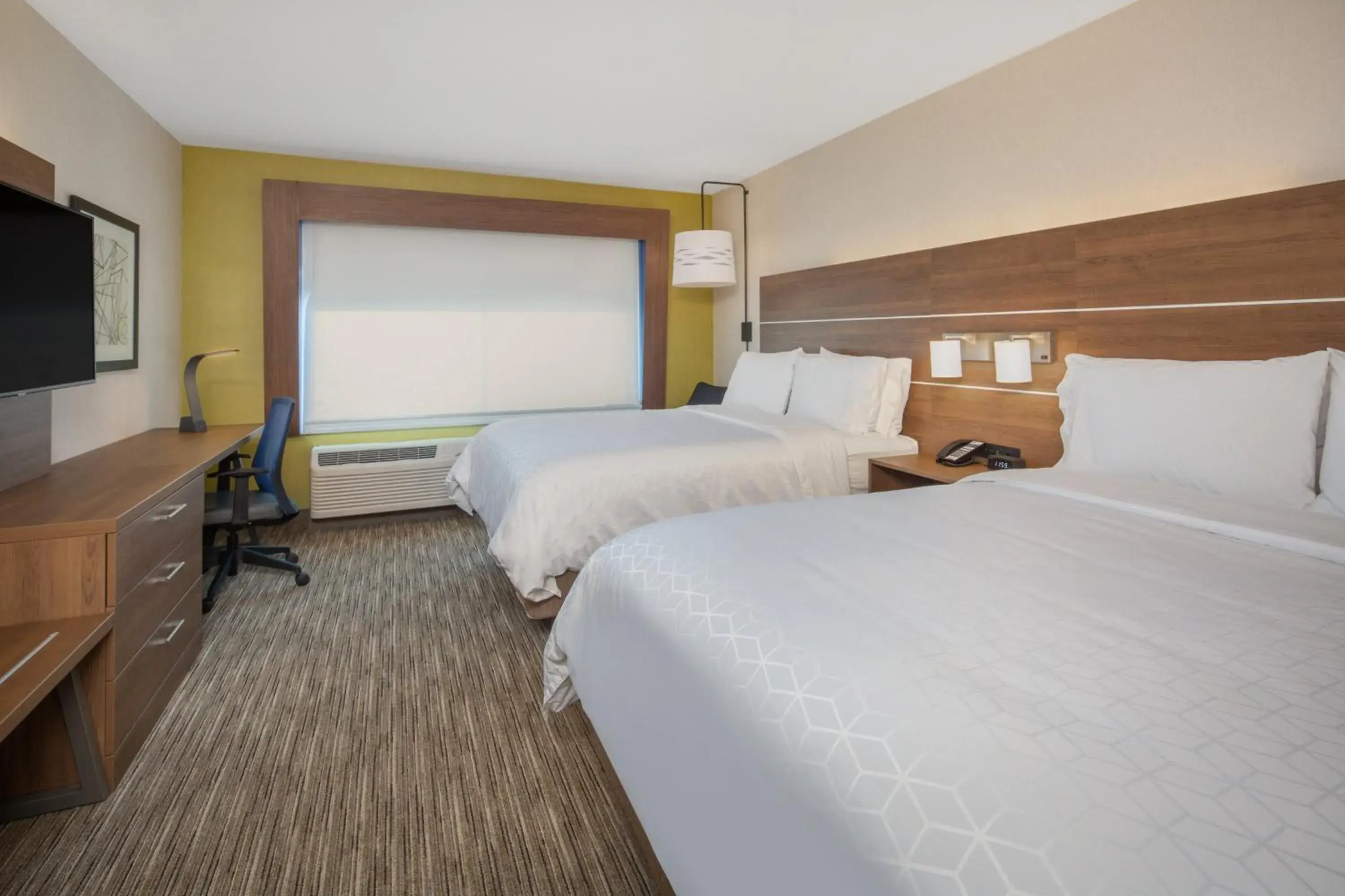 Standard Room with Two Queen Beds in Holiday Inn Express & Suites Chico by IHG Standard Room with Two Queen Beds in Holiday Inn Express & Suites Chico by IHG