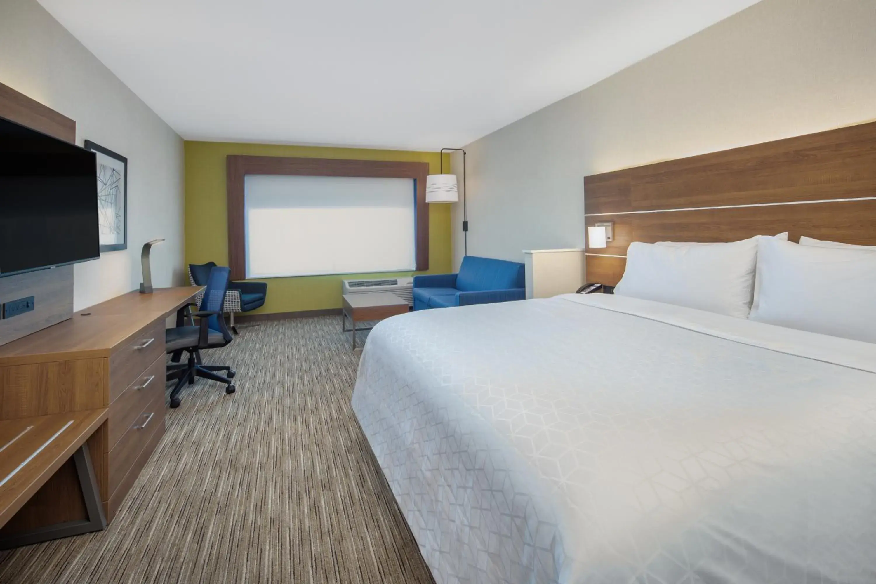 King Suite in Holiday Inn Express & Suites Chico by IHG King Suite in Holiday Inn Express & Suites Chico by IHG