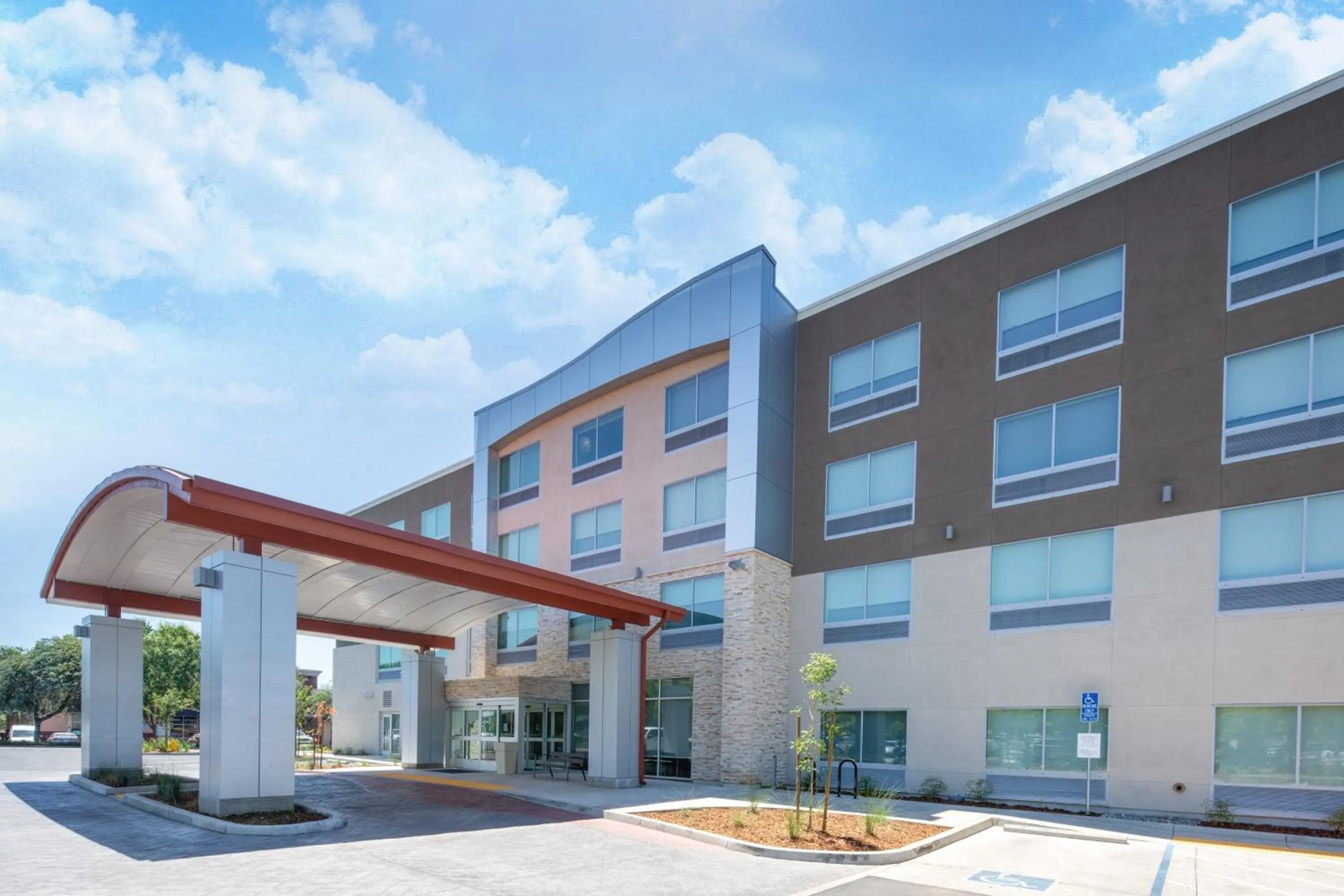 Property building in Holiday Inn Express & Suites Chico by IHG