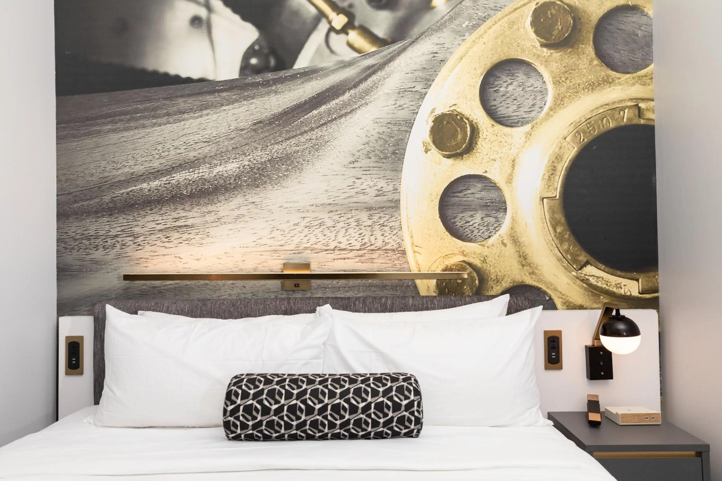 Photo of the whole room, Bed in Hotel Indigo - St. Louis - Downtown by IHG