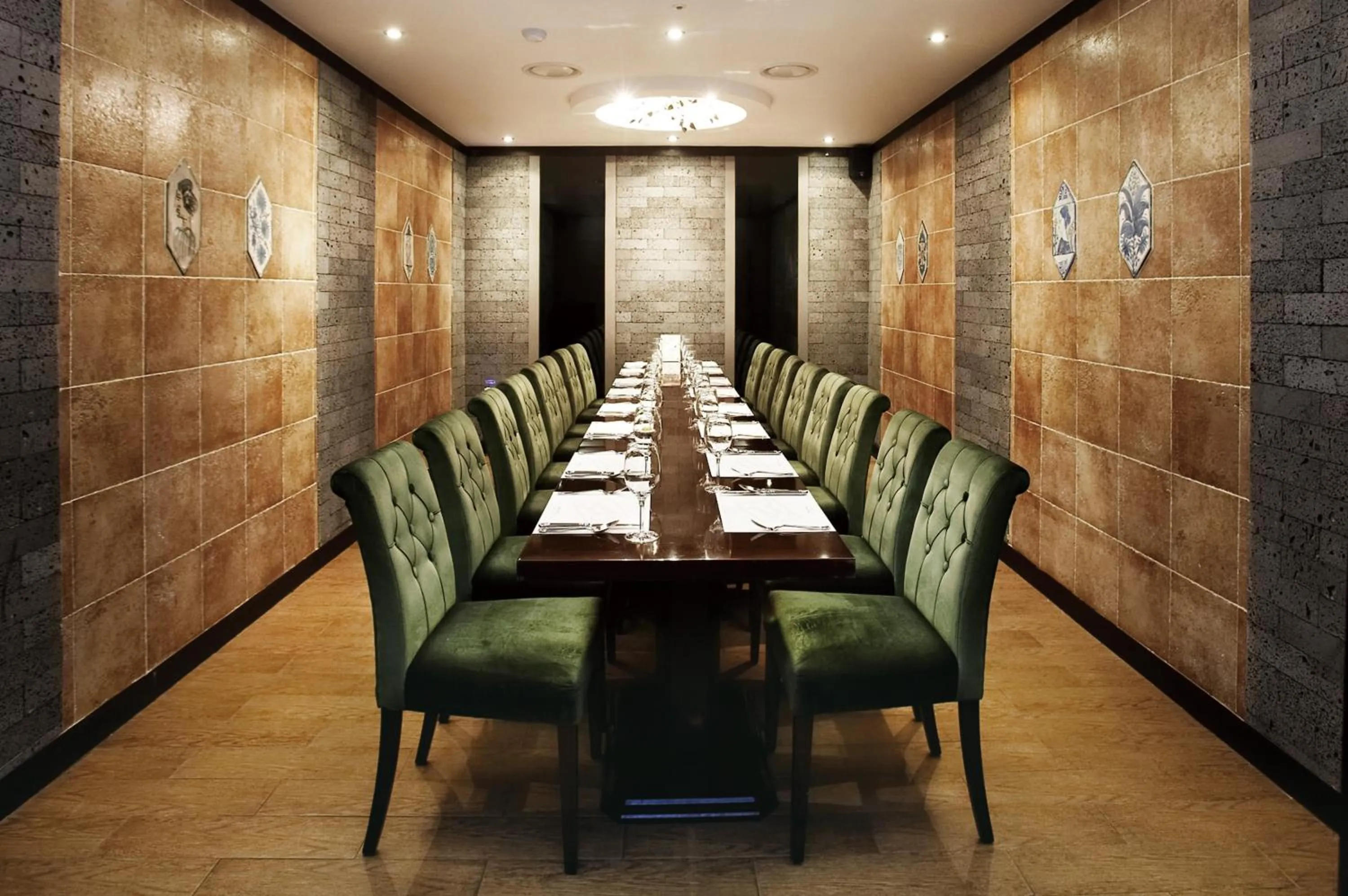 Restaurant/places to eat in Savoy Hotel Myeongdong