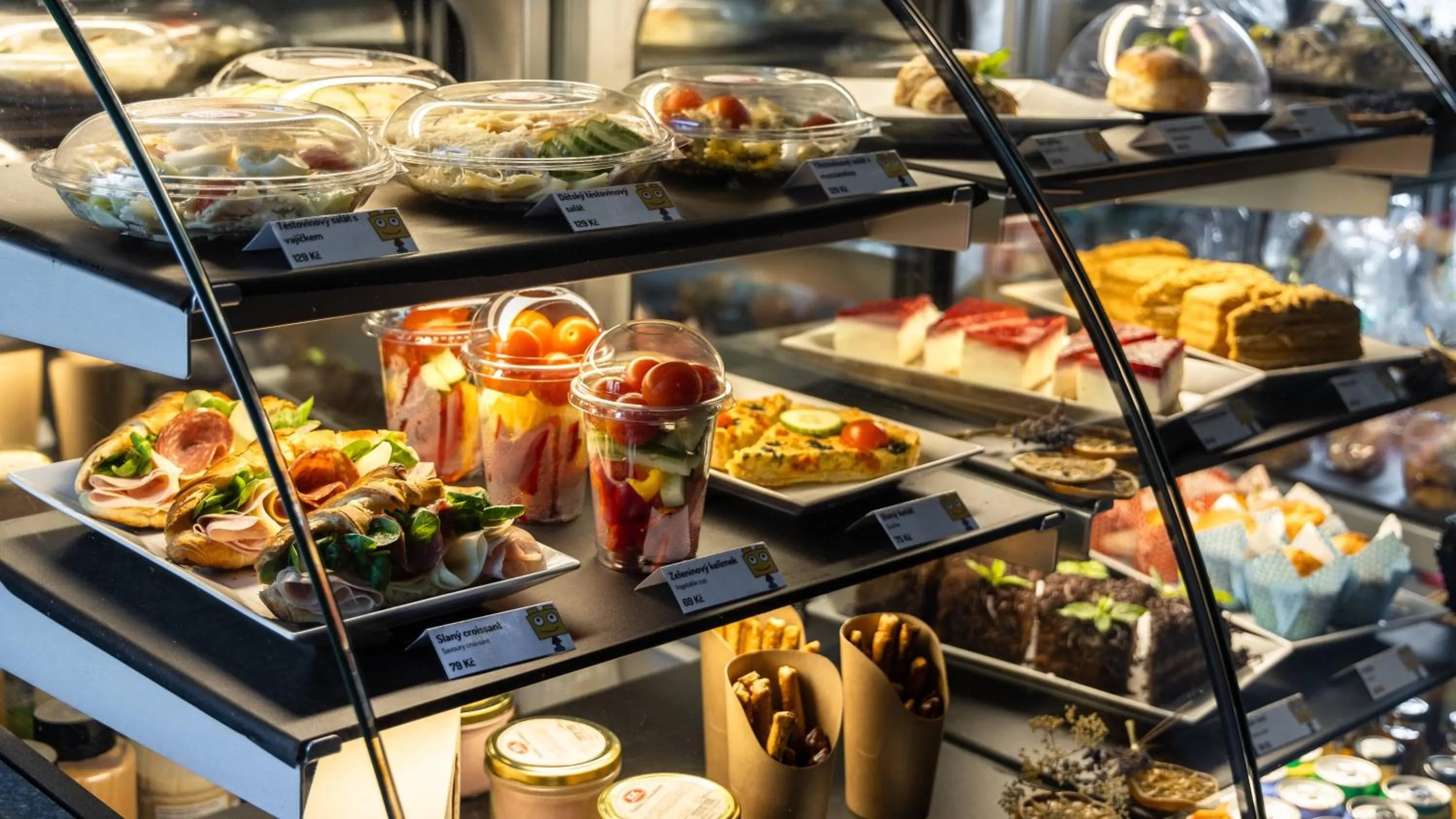 Restaurant/places to eat in Hotel a Museum of Bricks