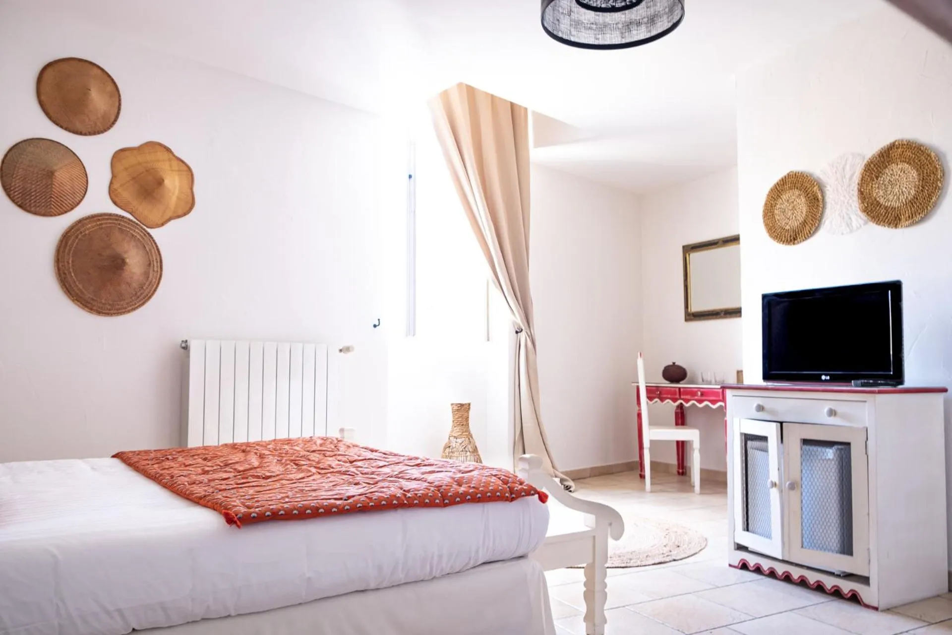 Bed in Logis hôtel et restaurant La Bastide Cabezac