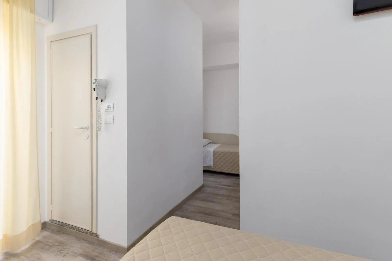 Bathroom, Bed in Hotel Bridge