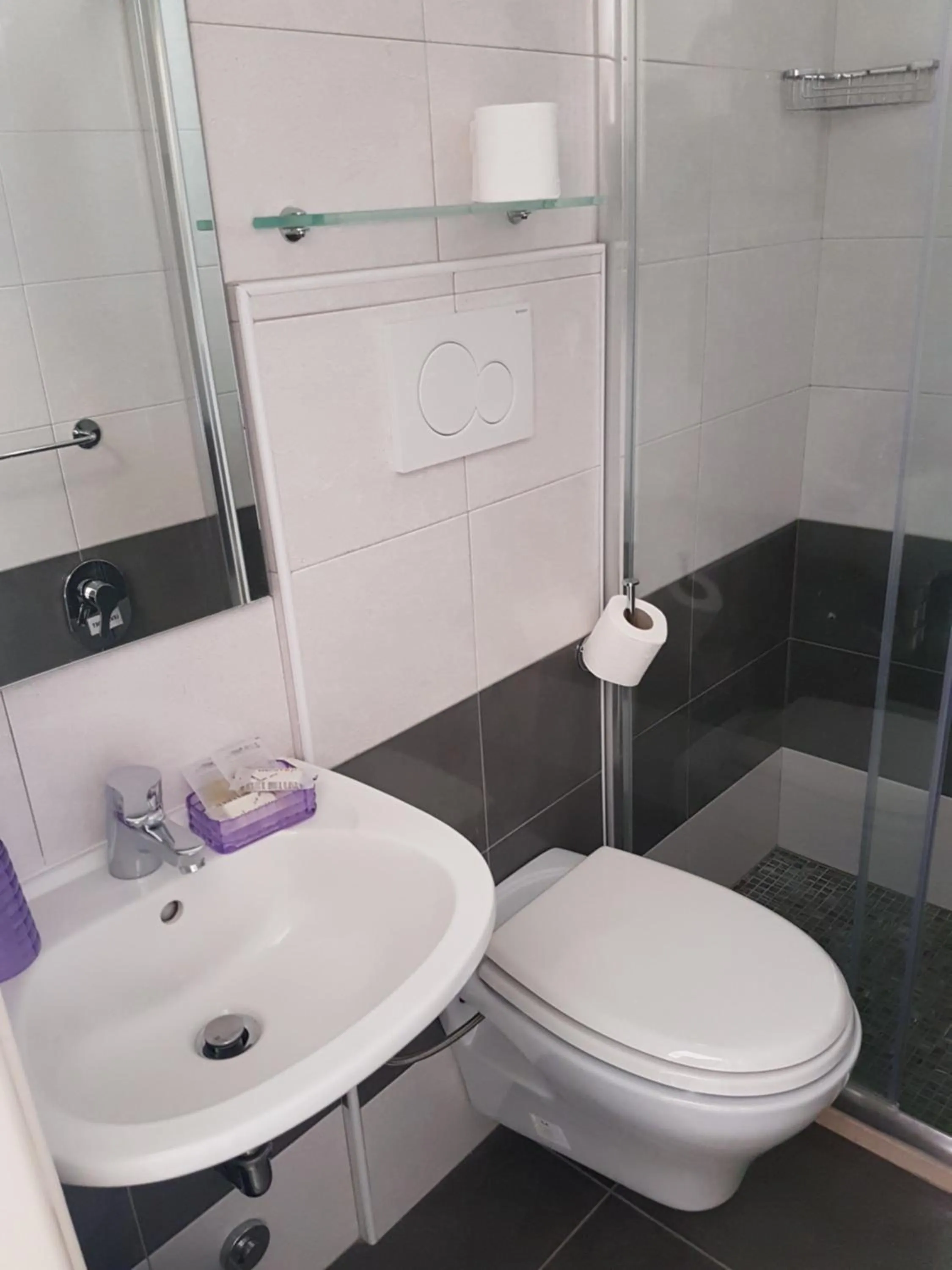 Bathroom in Hotel Bridge