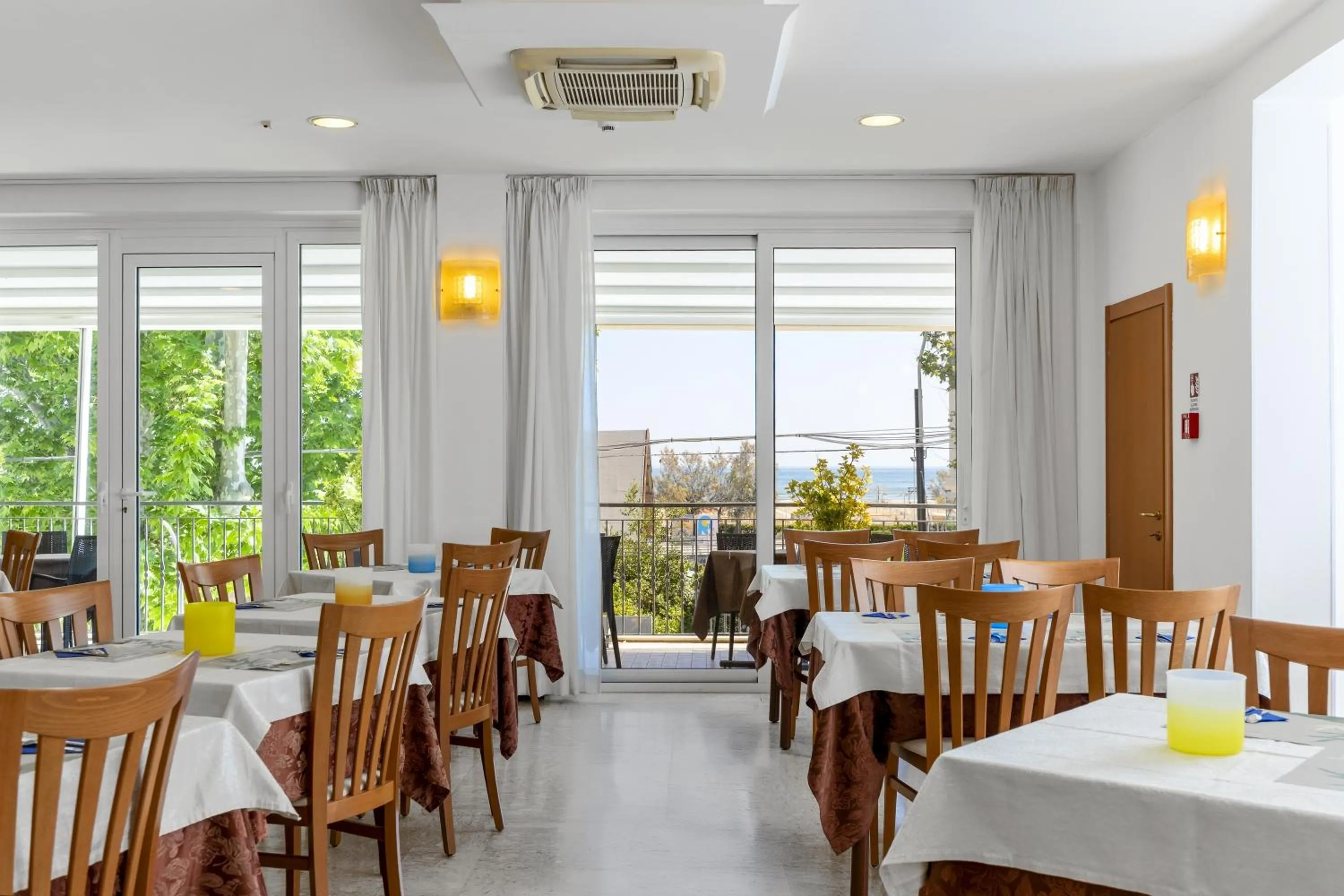 Breakfast in Hotel Bridge