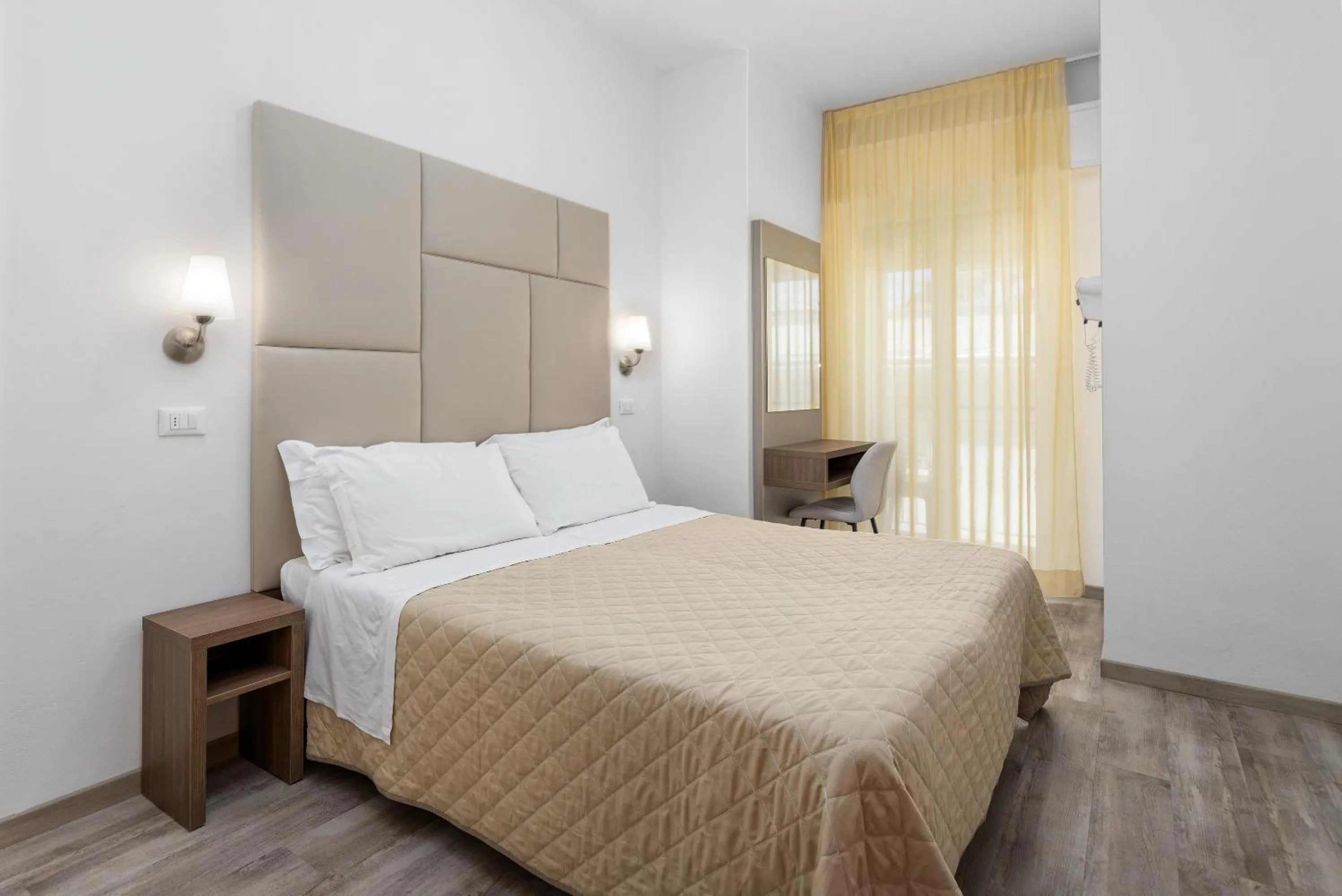 Bedroom, Bed in Hotel Bridge