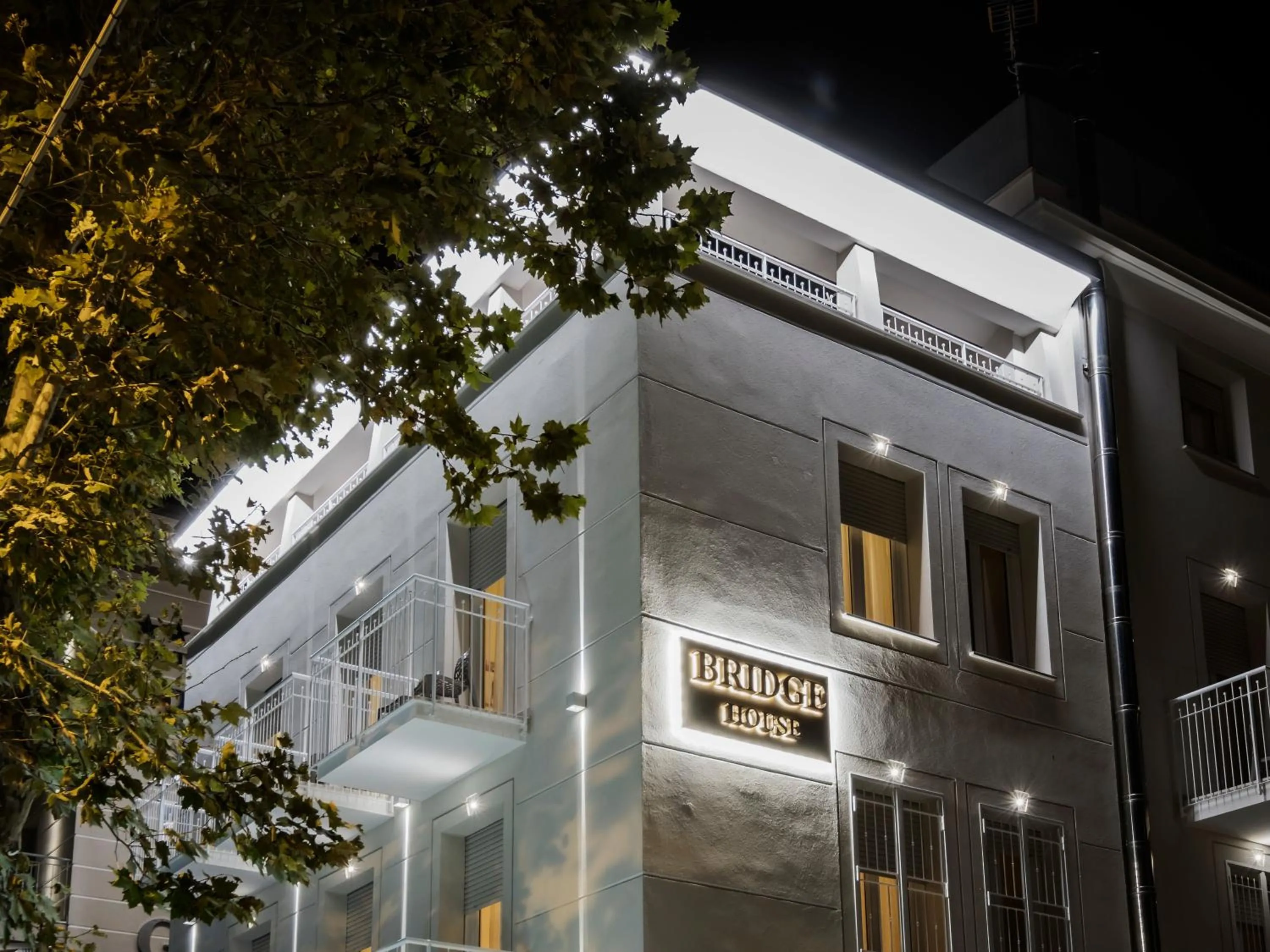 Property building in Hotel Bridge