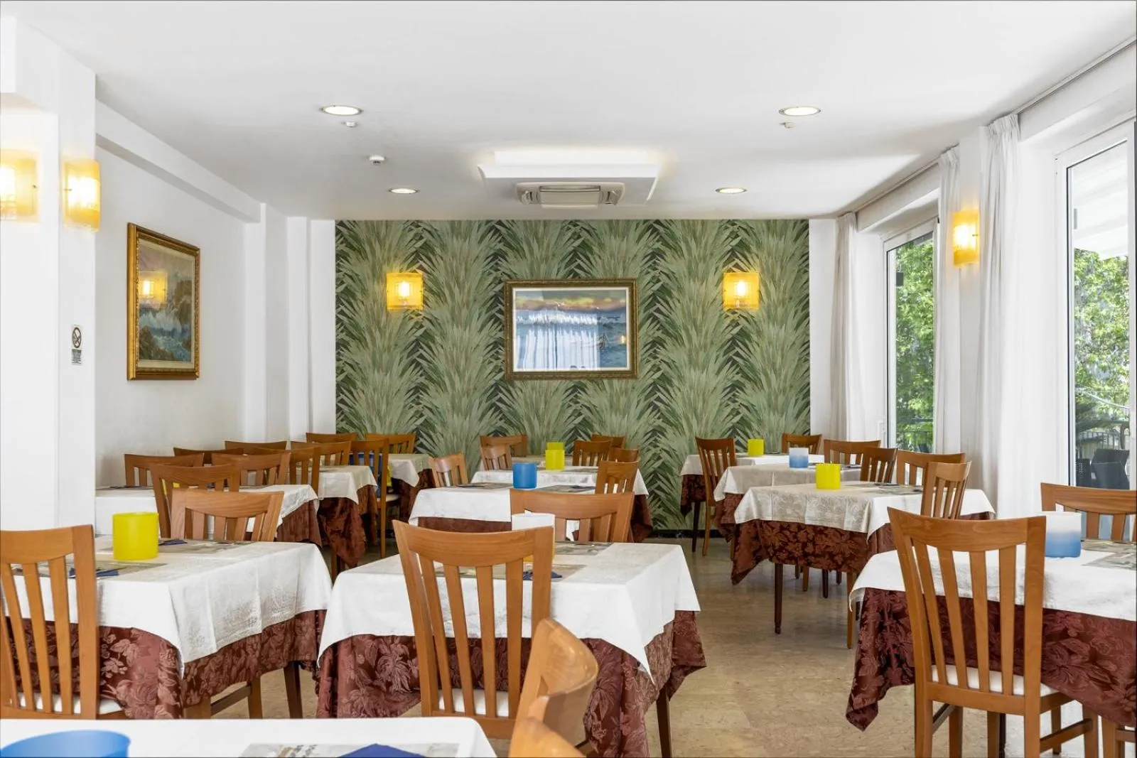 Breakfast in Hotel Bridge