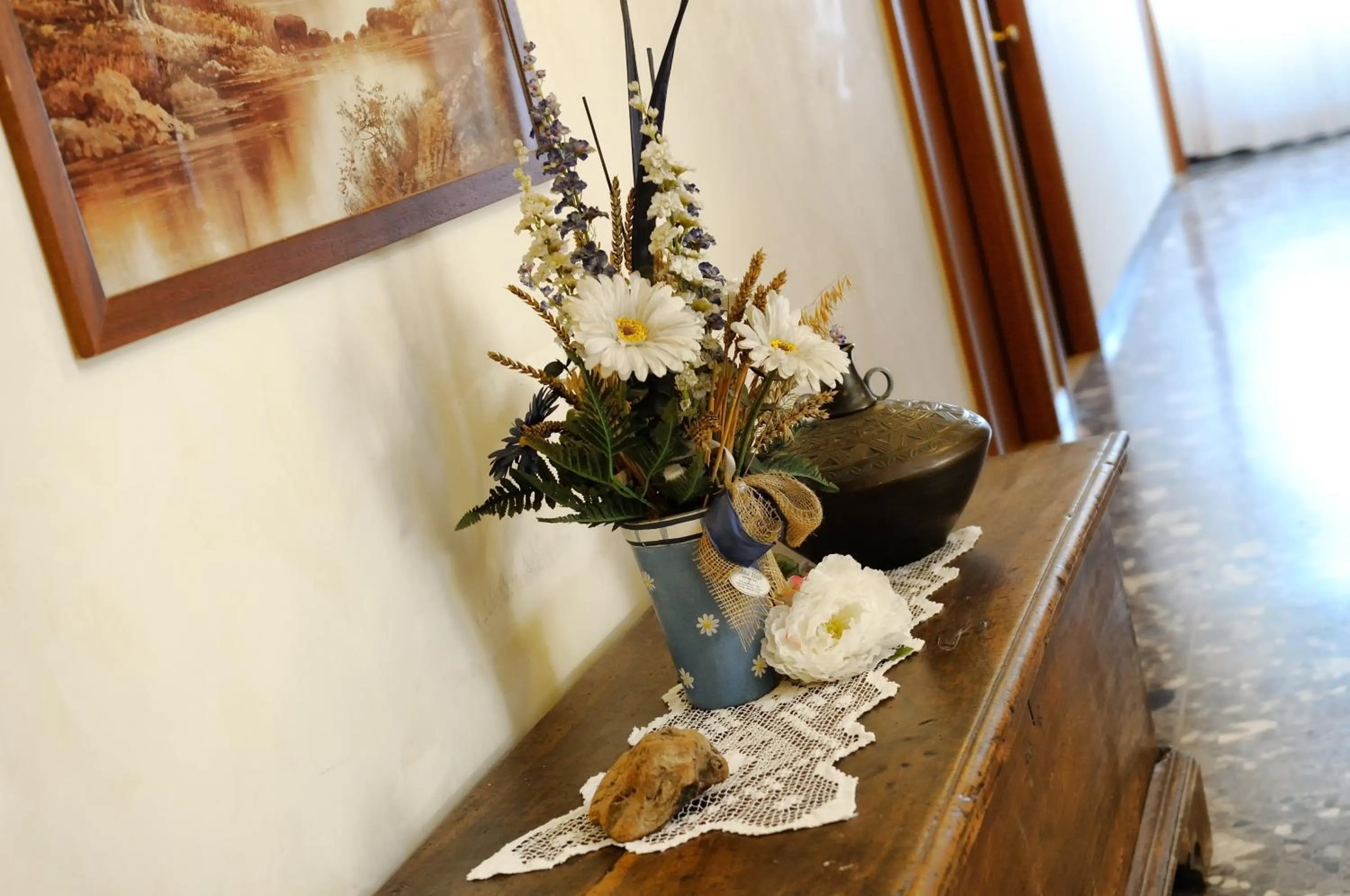 Decorative detail in Hotel Bridge