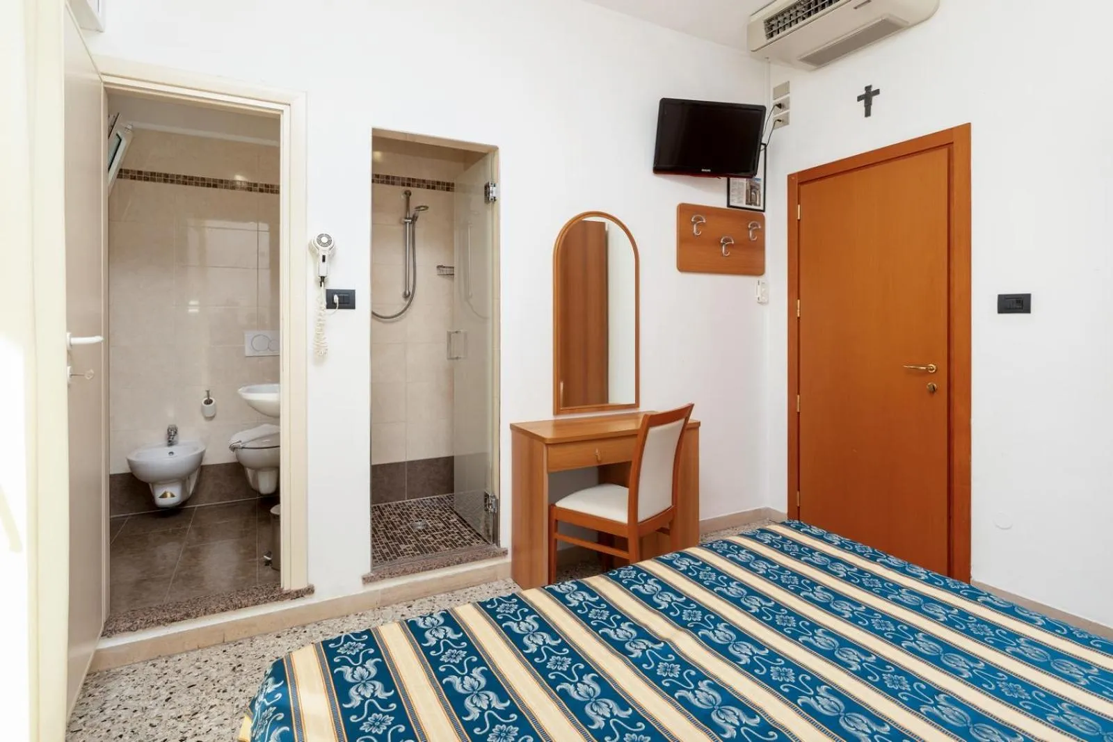 Bedroom, Bed in Hotel Bridge