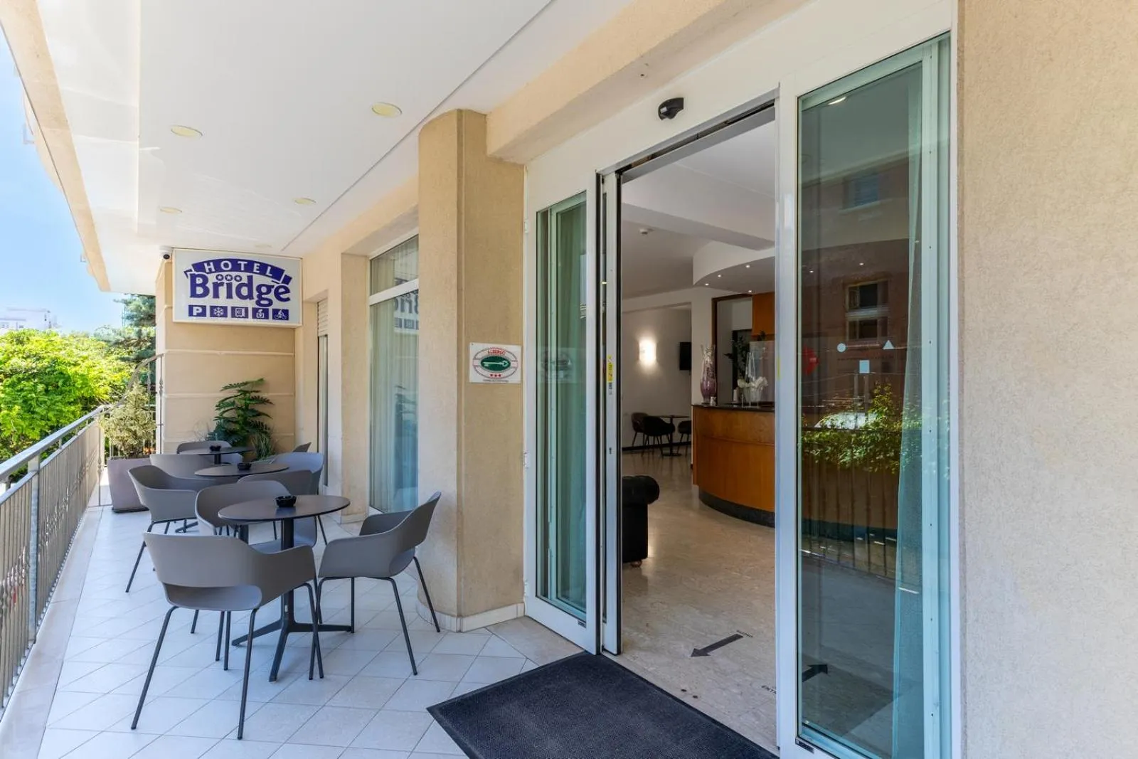 Lobby or reception in Hotel Bridge